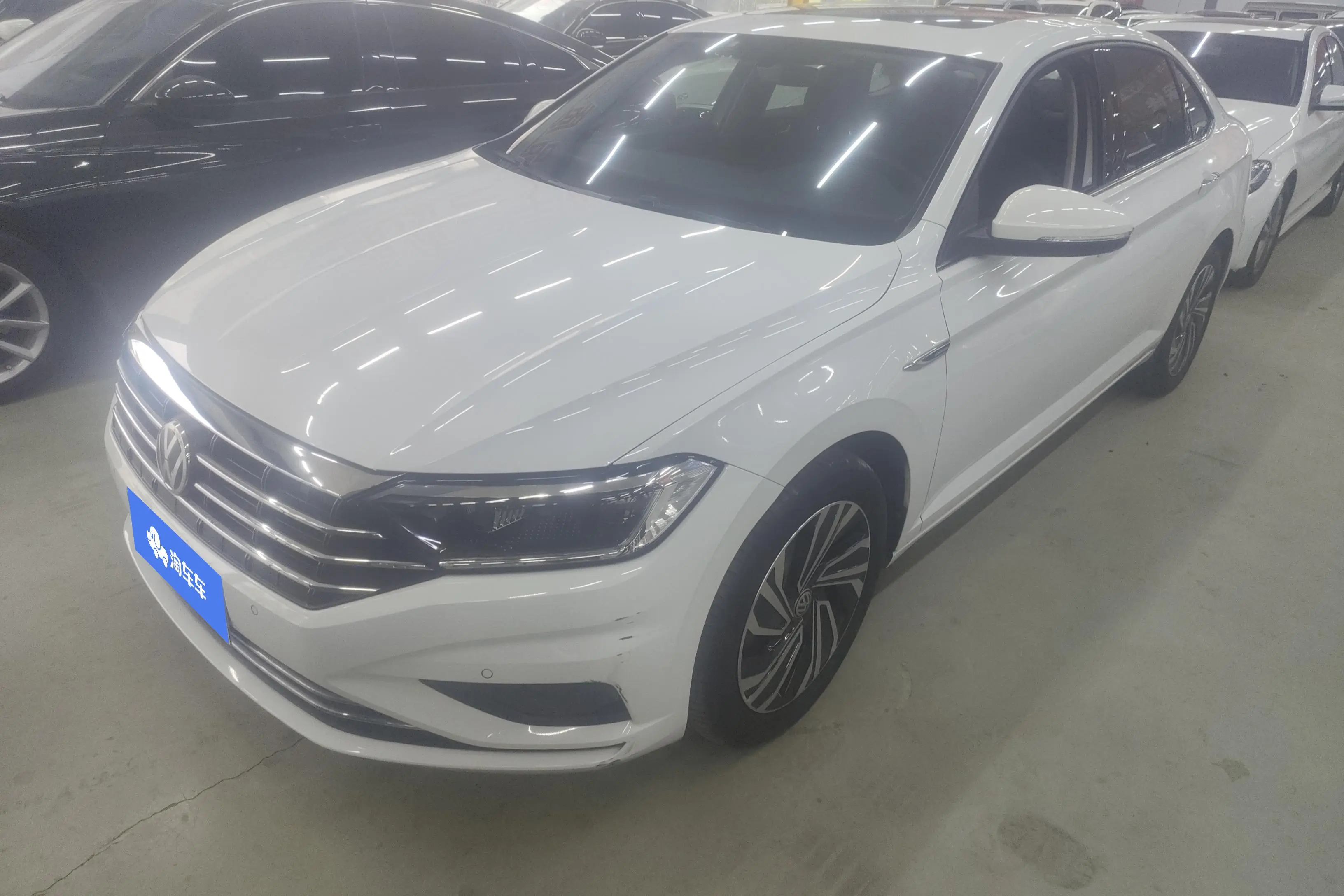 Volkswagen Sagitar  из Китая