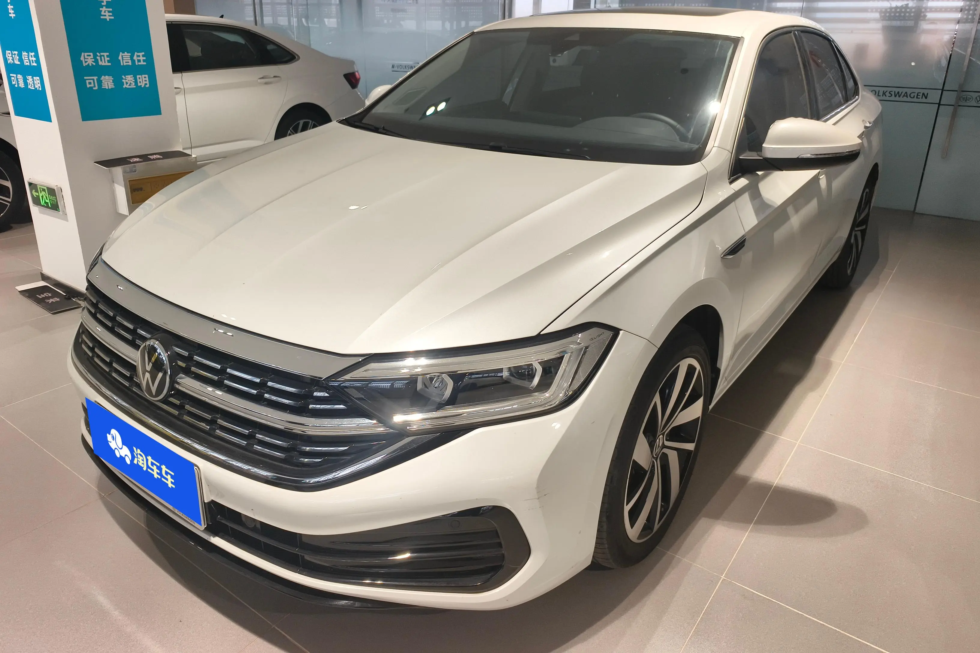 Volkswagen Sagitar  из Китая