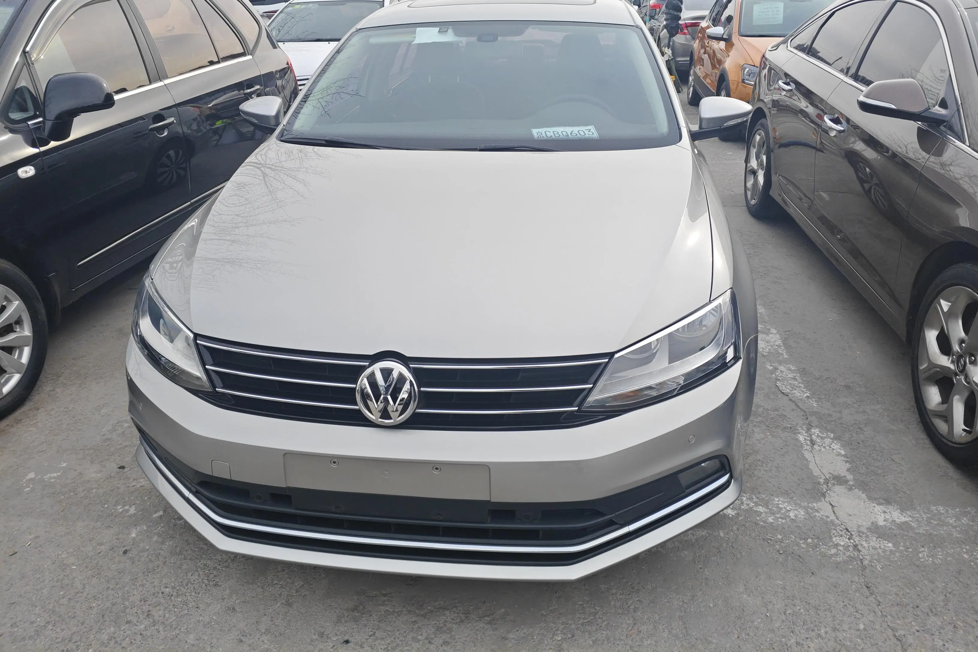 Volkswagen Sagitar  из Китая