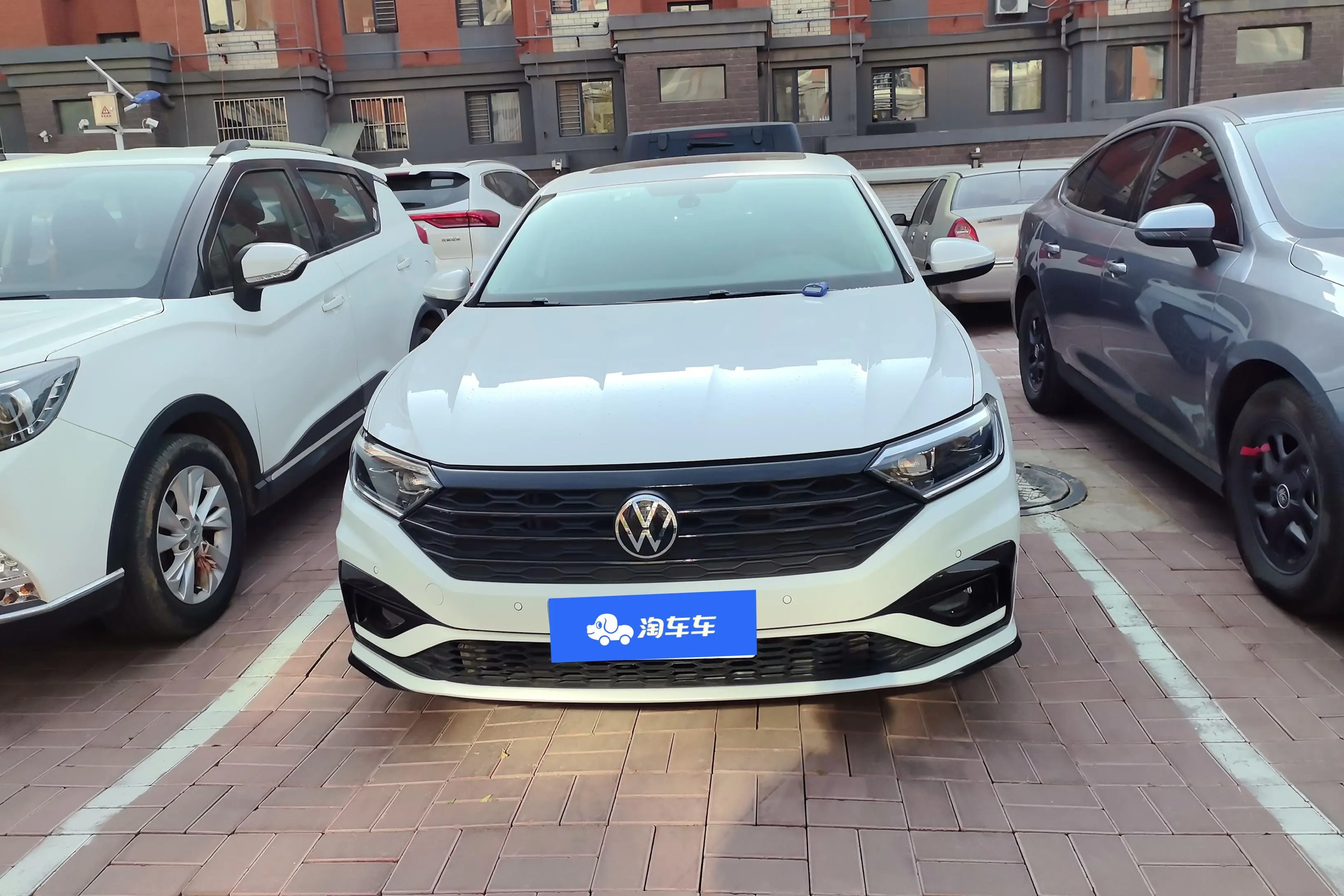 Volkswagen Sagitar  из Китая