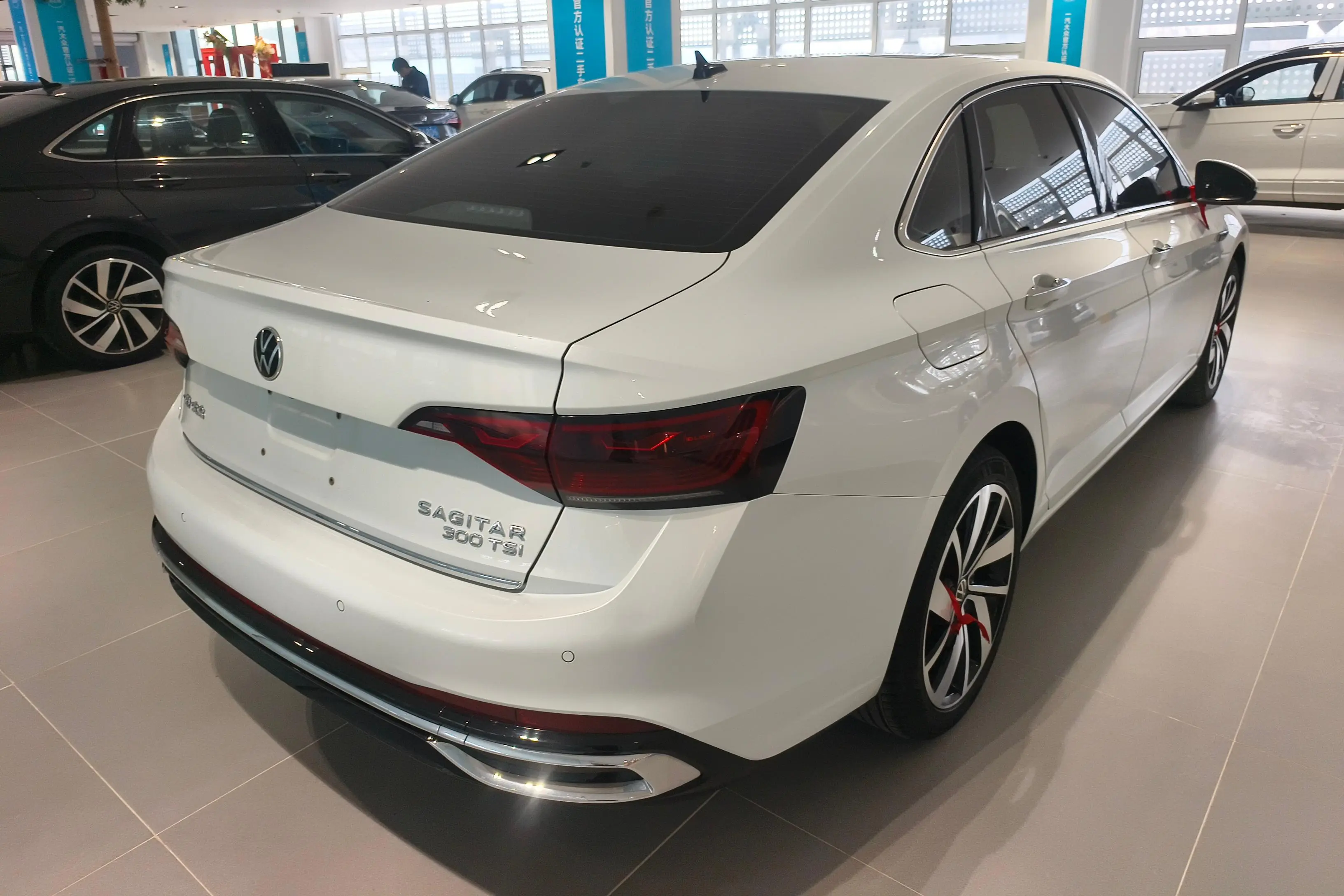 Volkswagen Sagitar  из Китая