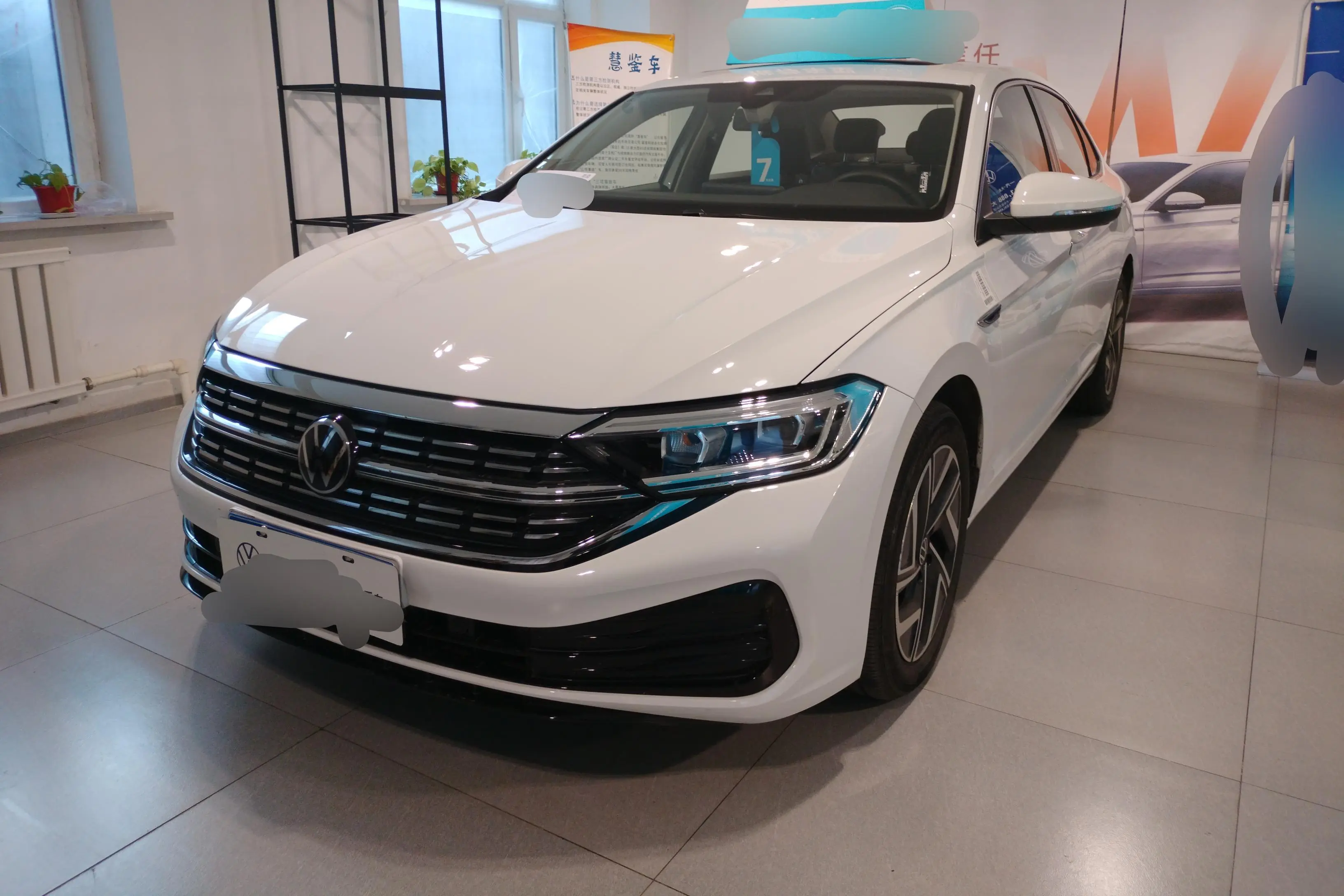 Volkswagen Sagitar  из Китая