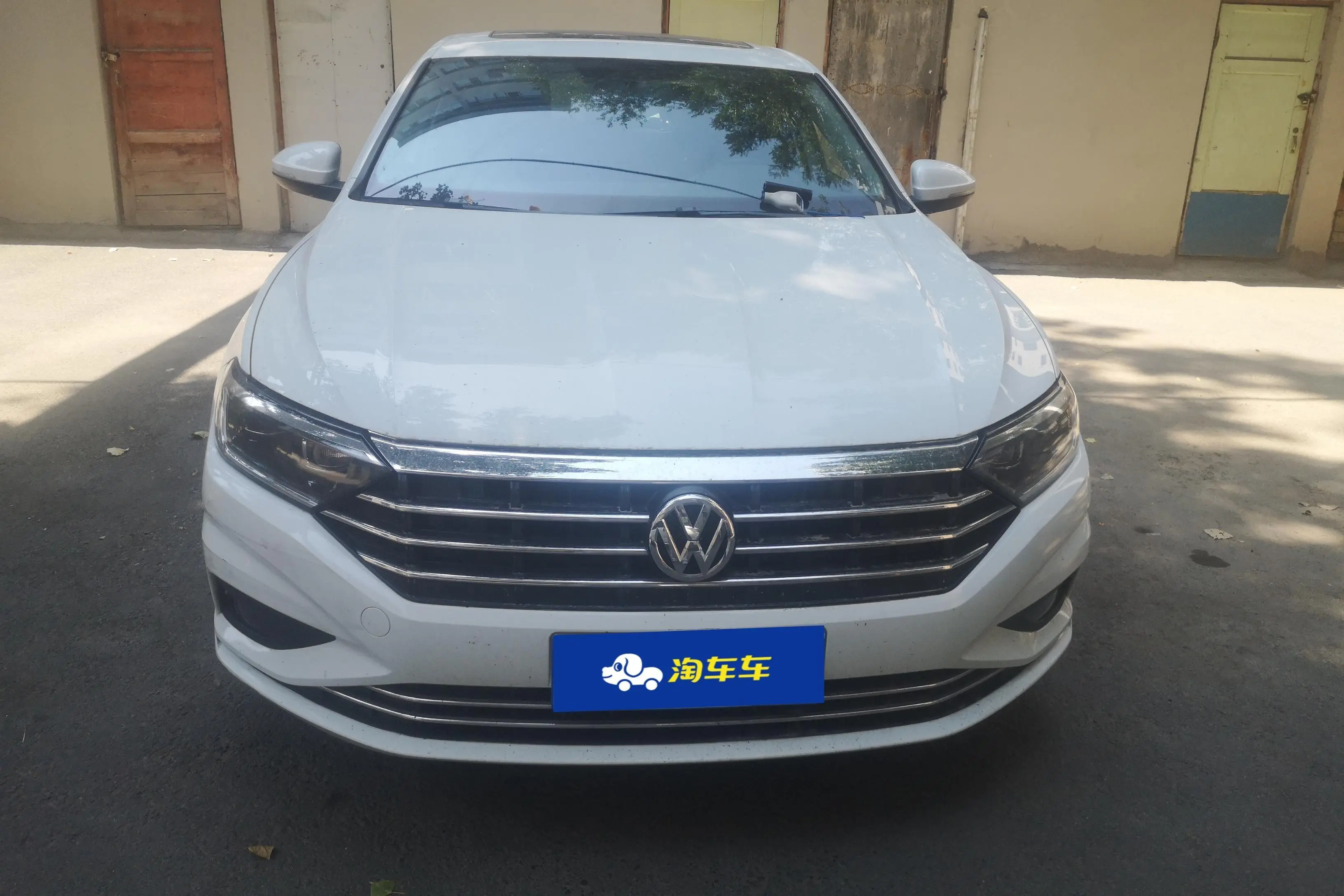 Volkswagen Sagitar  из Китая