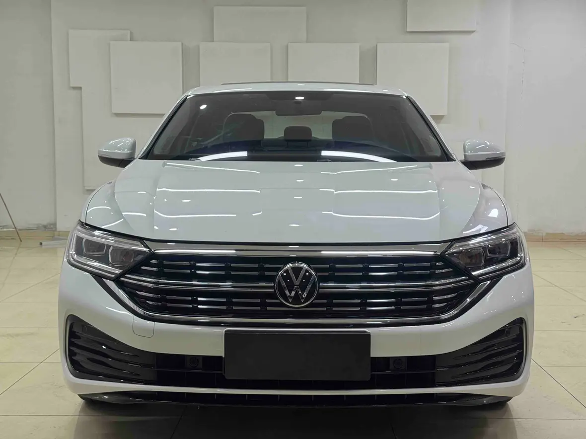 Volkswagen Sagitar  из Китая