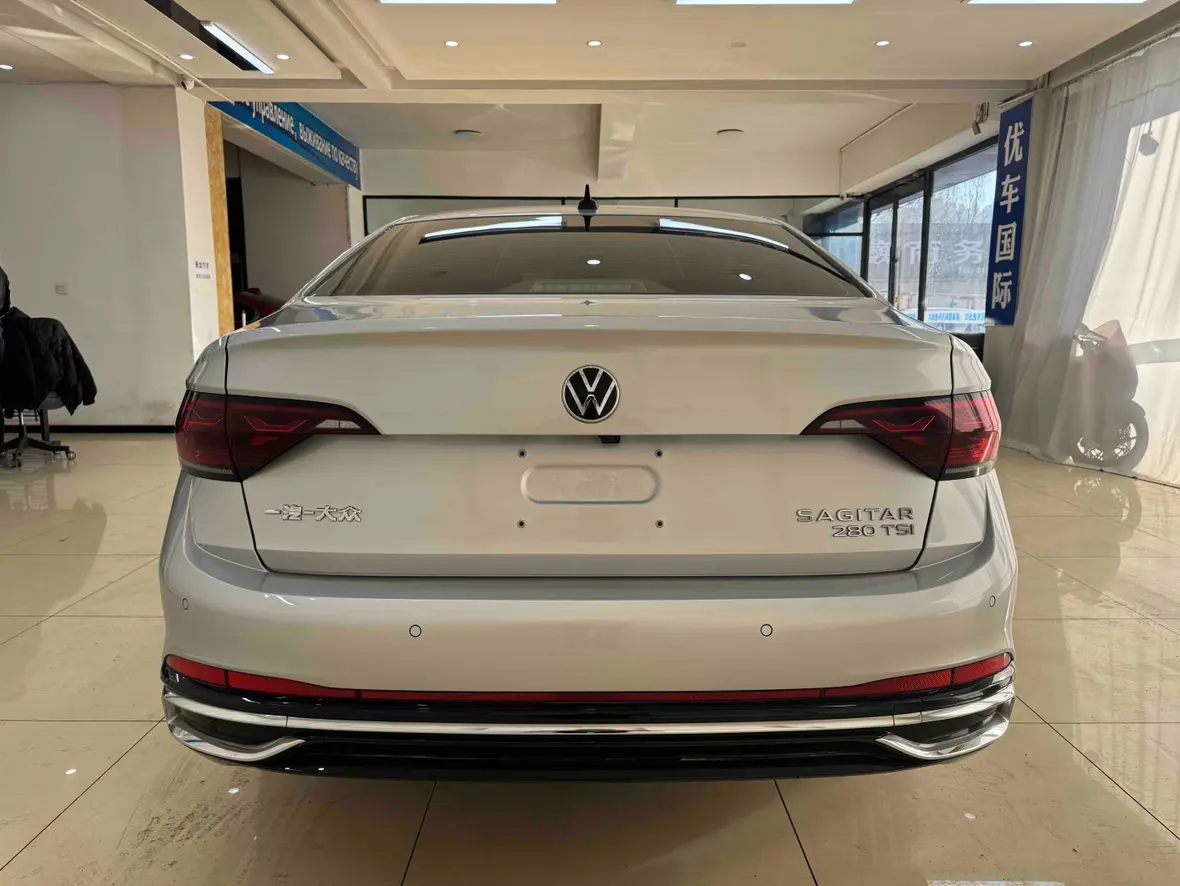 Volkswagen Sagitar  из Китая