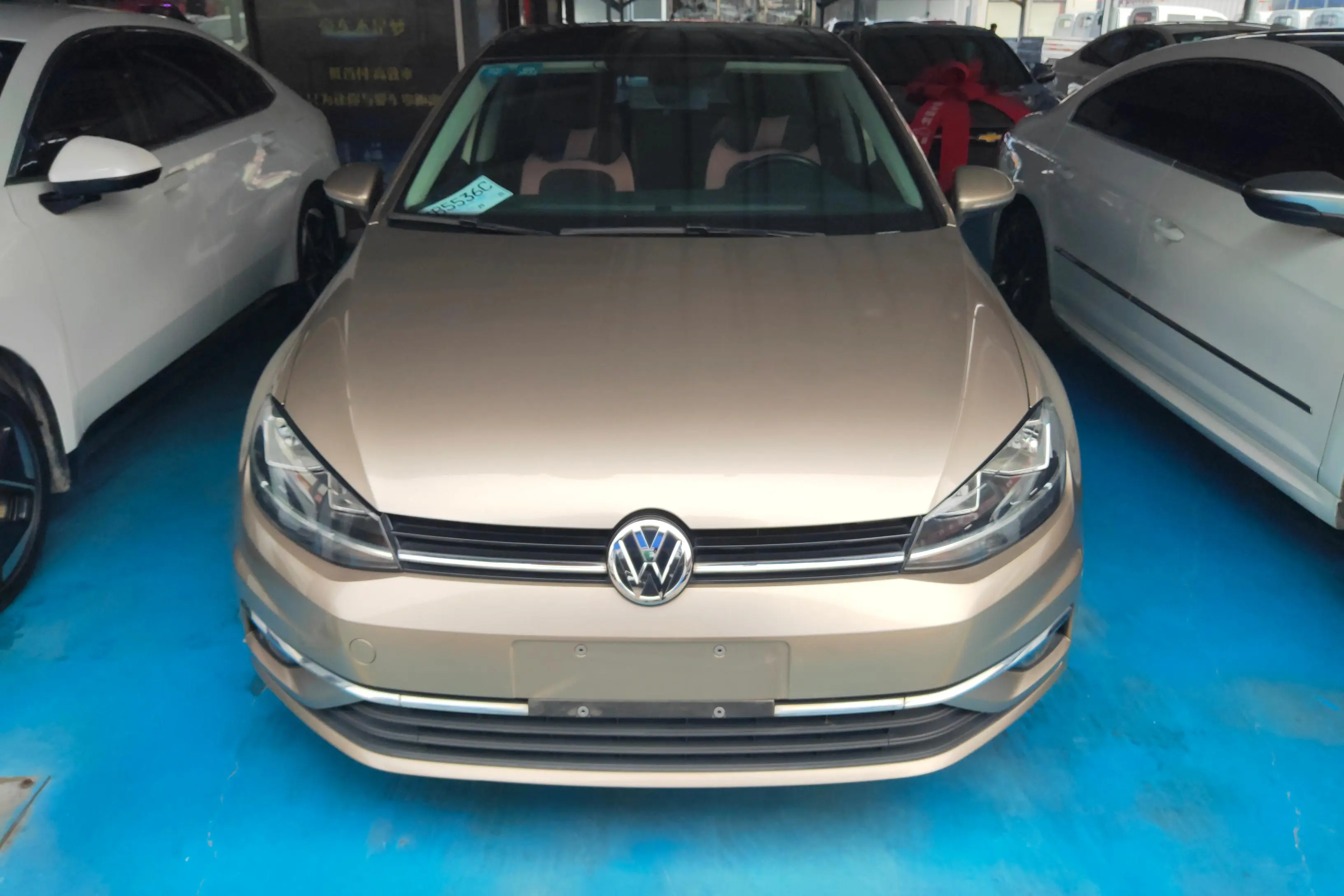 Volkswagen Golf  из Китая