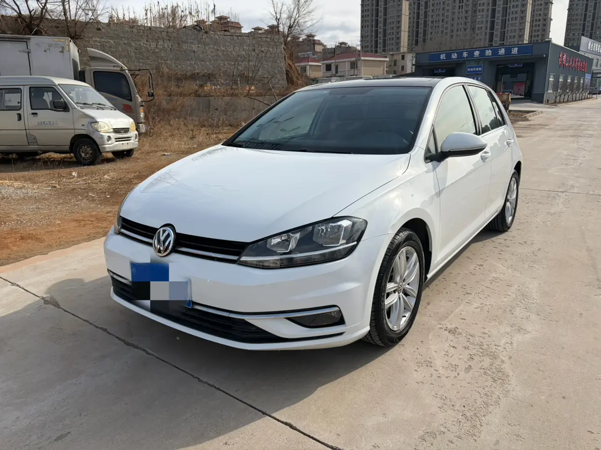 Volkswagen Golf  из Китая