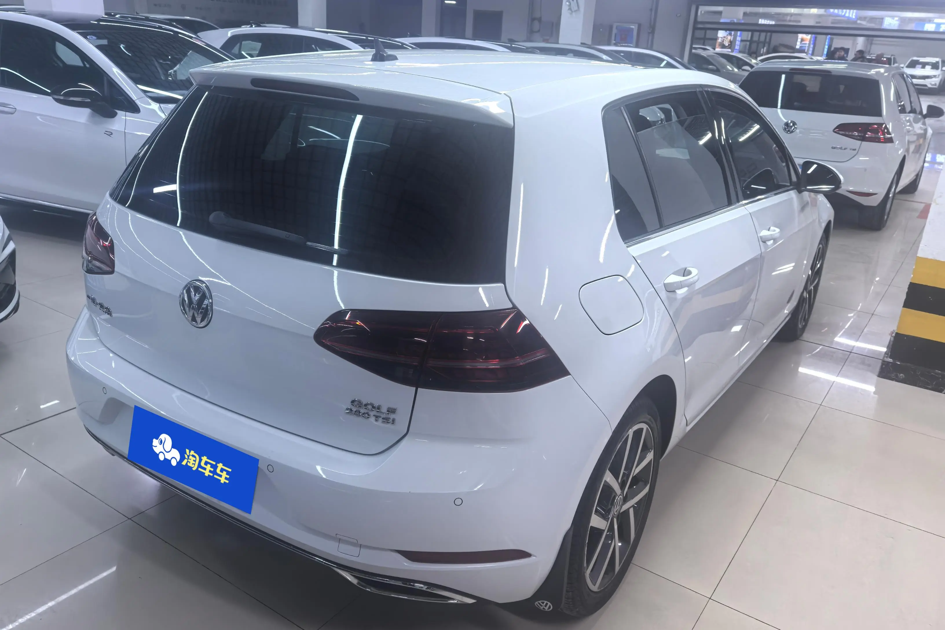 Volkswagen Golf  из Китая