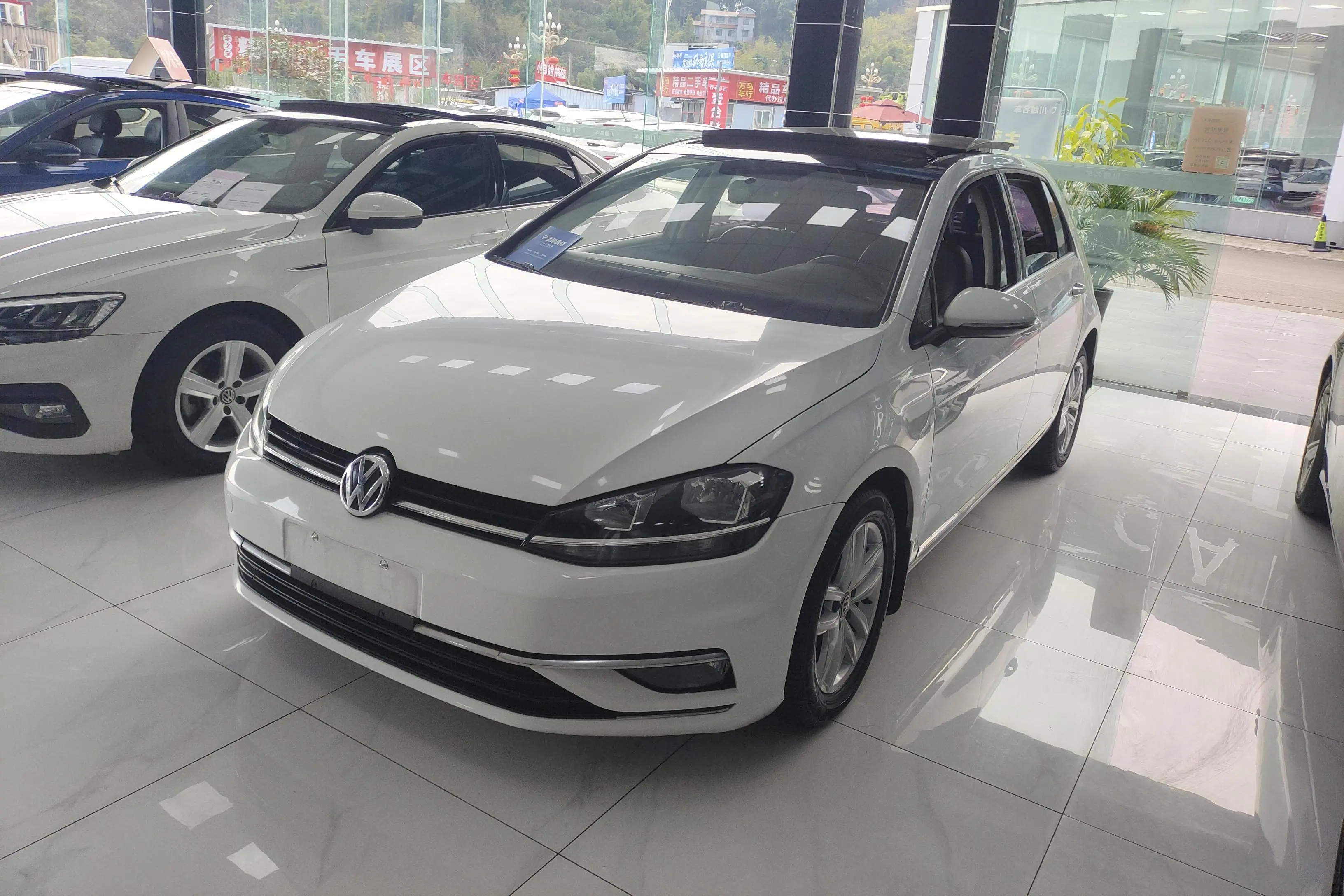 Volkswagen Golf  из Китая