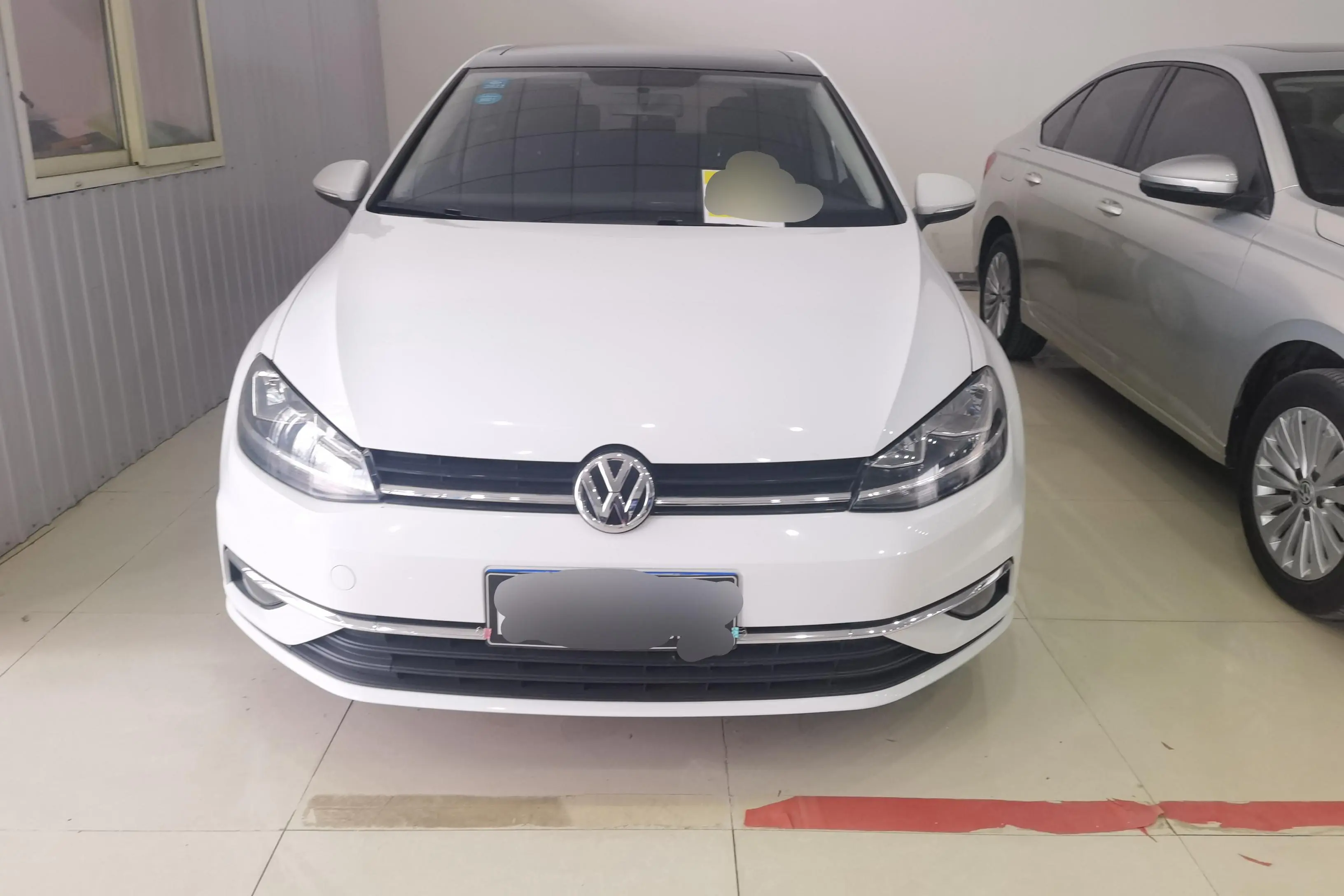 Volkswagen Golf  из Китая