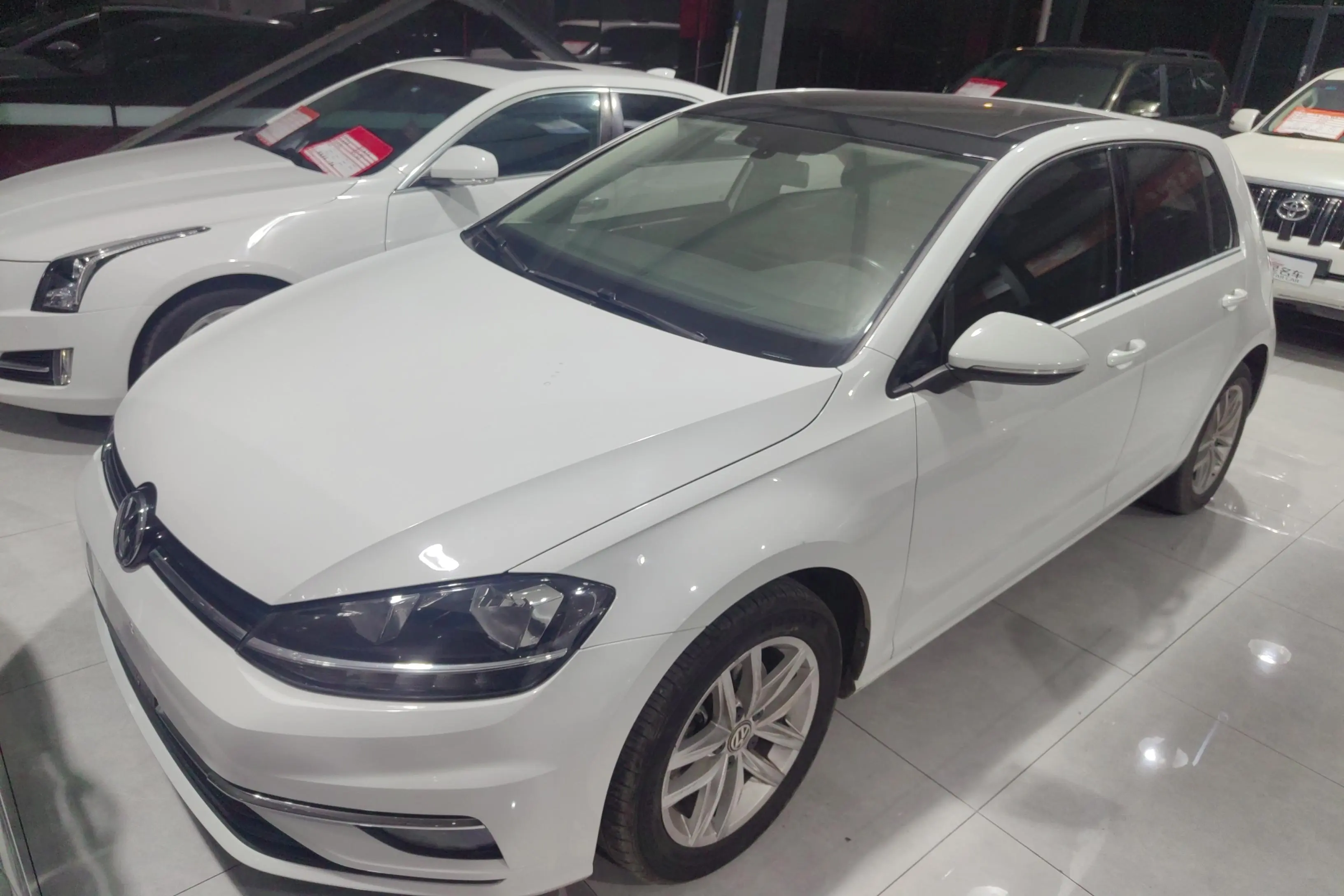 Volkswagen Golf  из Китая