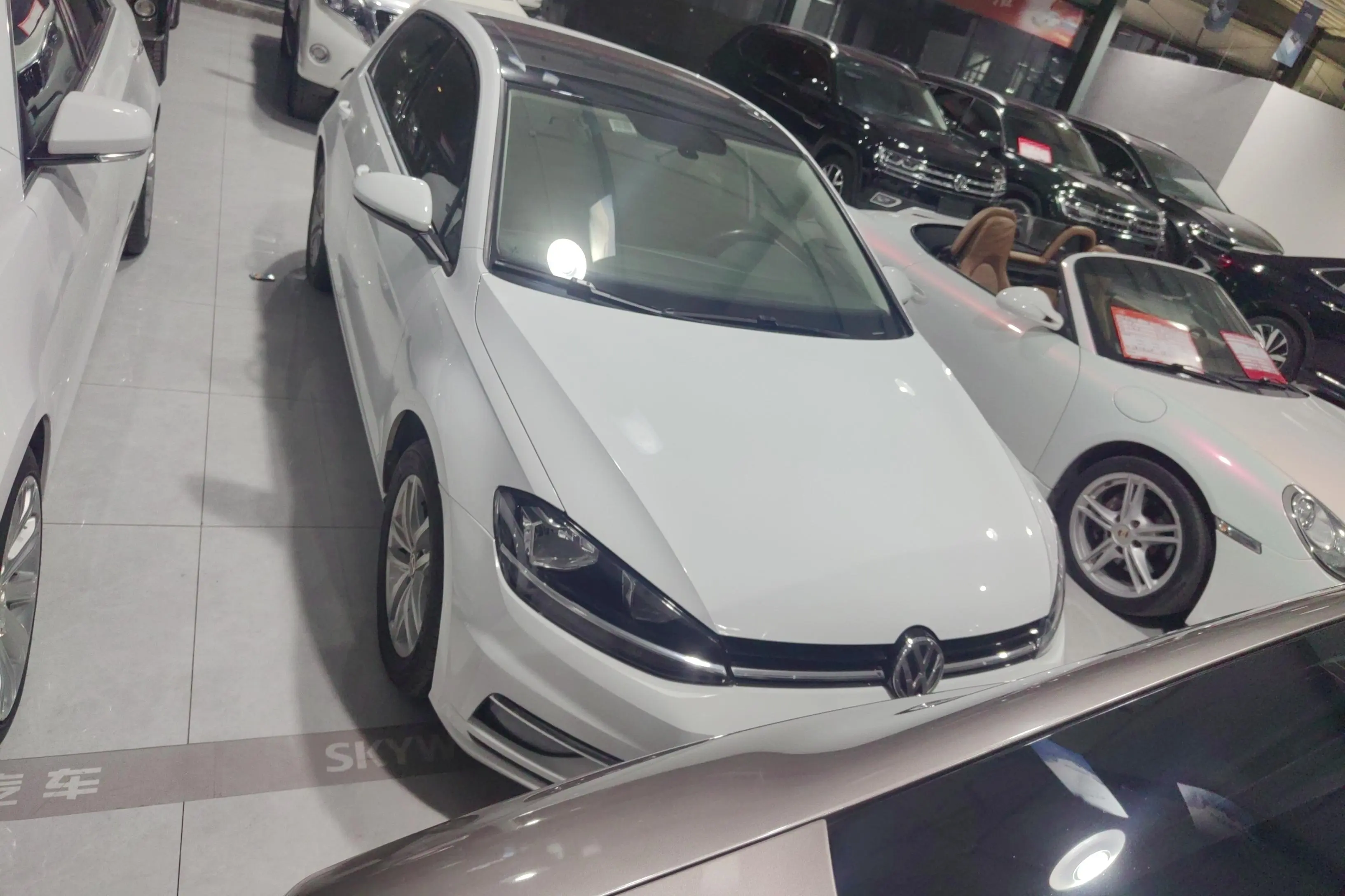 Volkswagen Golf  из Китая