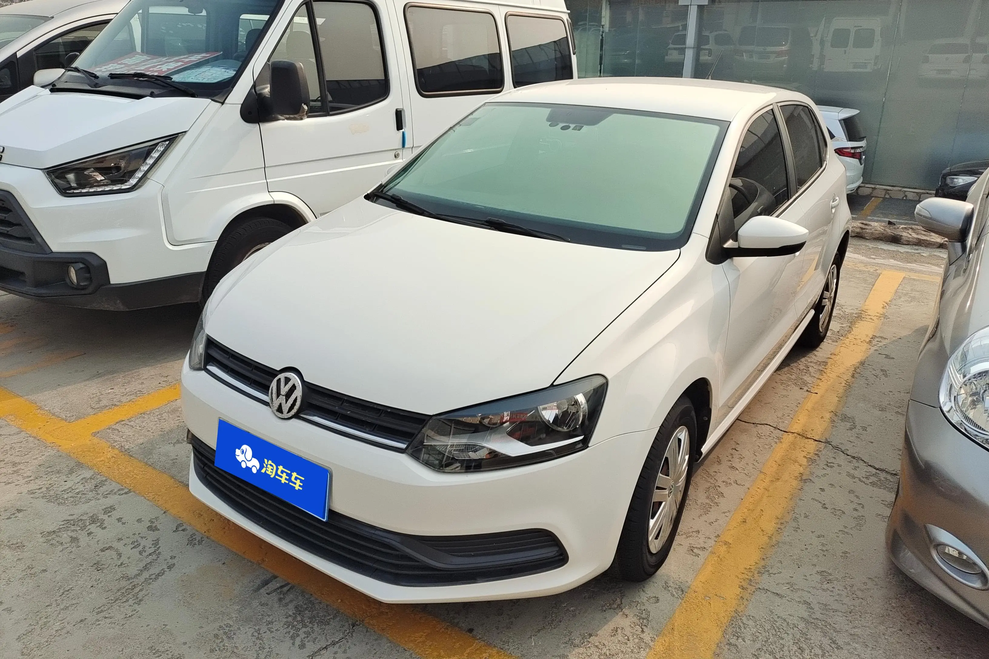 Volkswagen Polo  из Китая