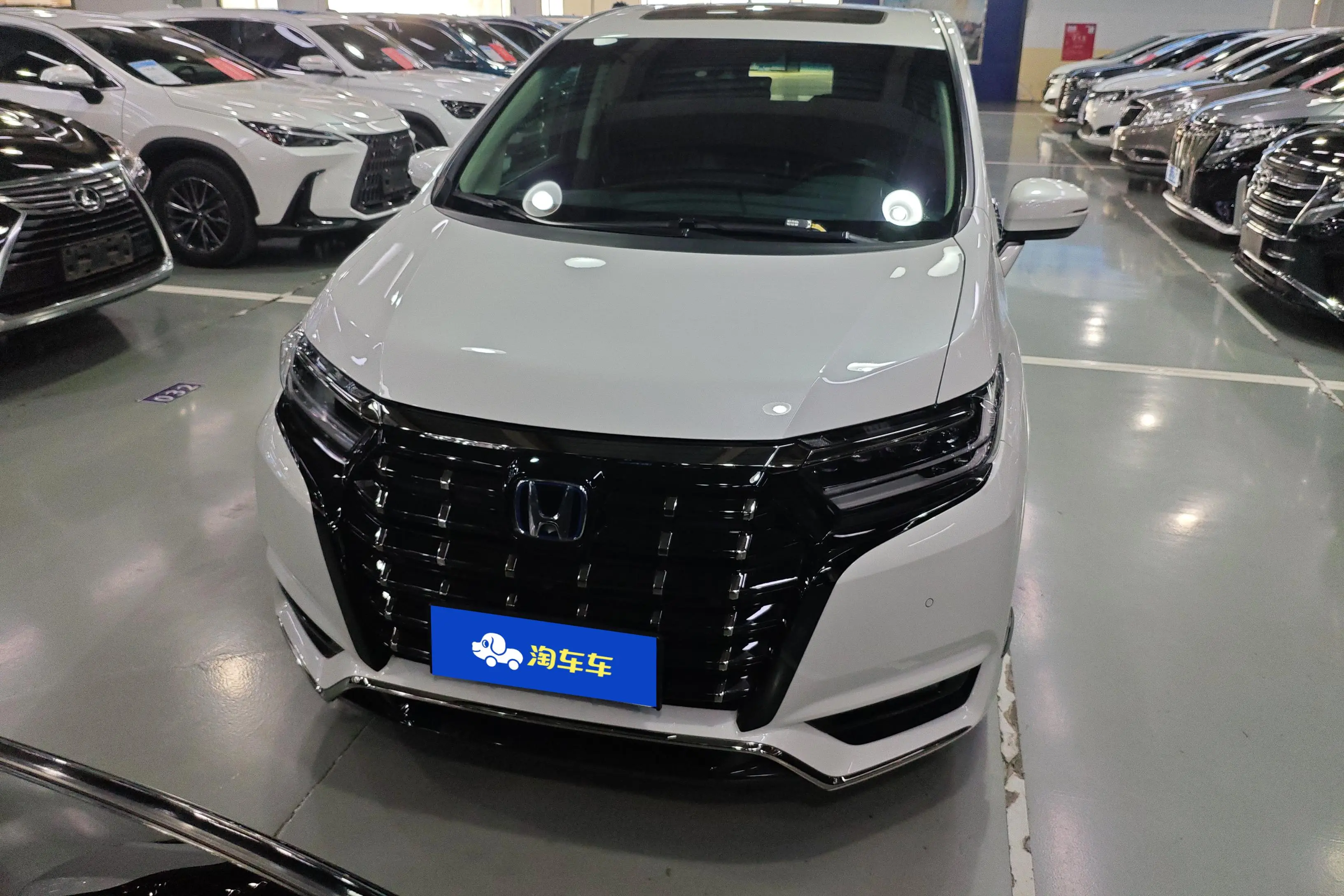 Honda Elysion (Alison)  из Китая