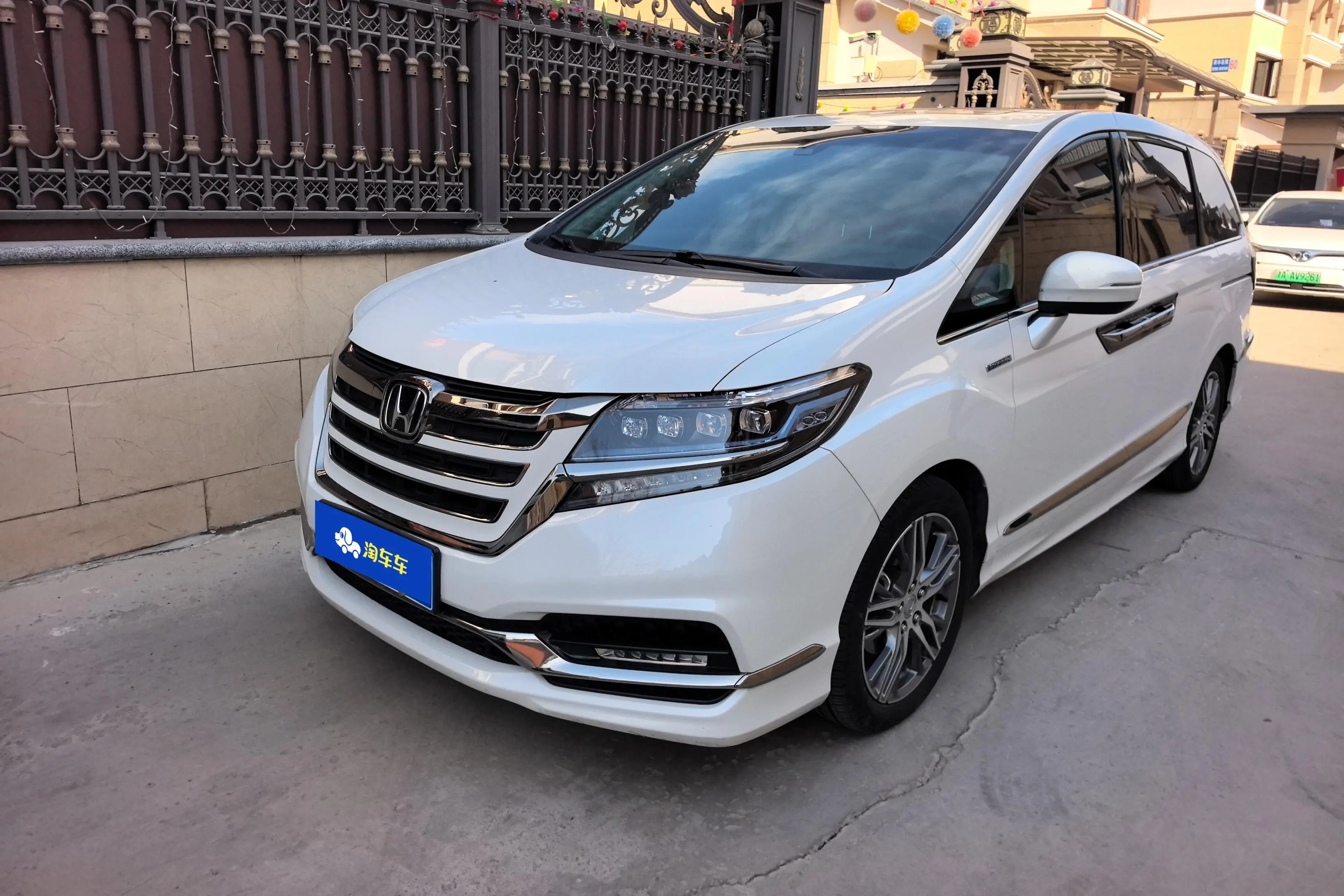 Honda Elysion (Alison)  из Китая