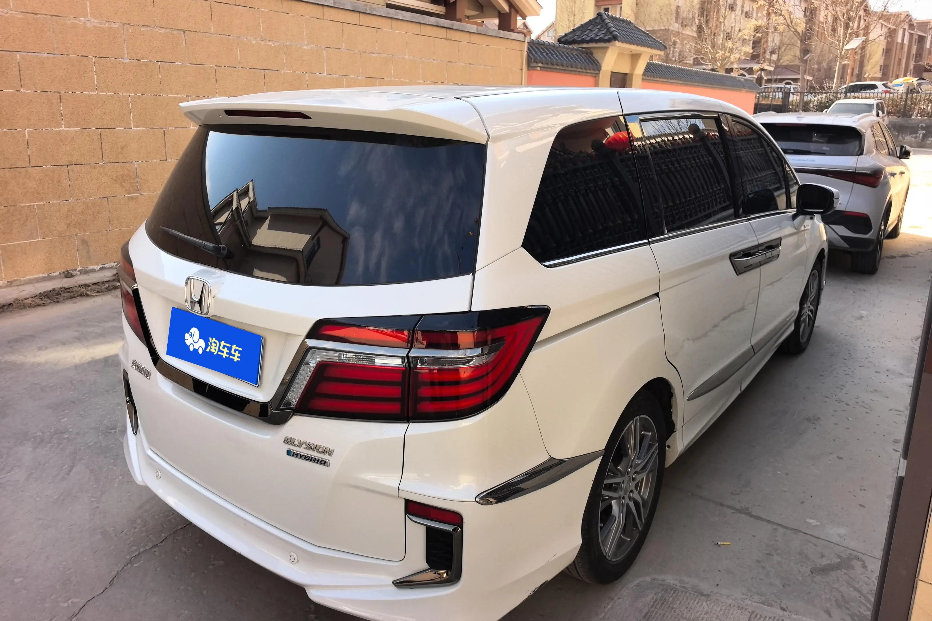 Honda Elysion (Alison)  из Китая