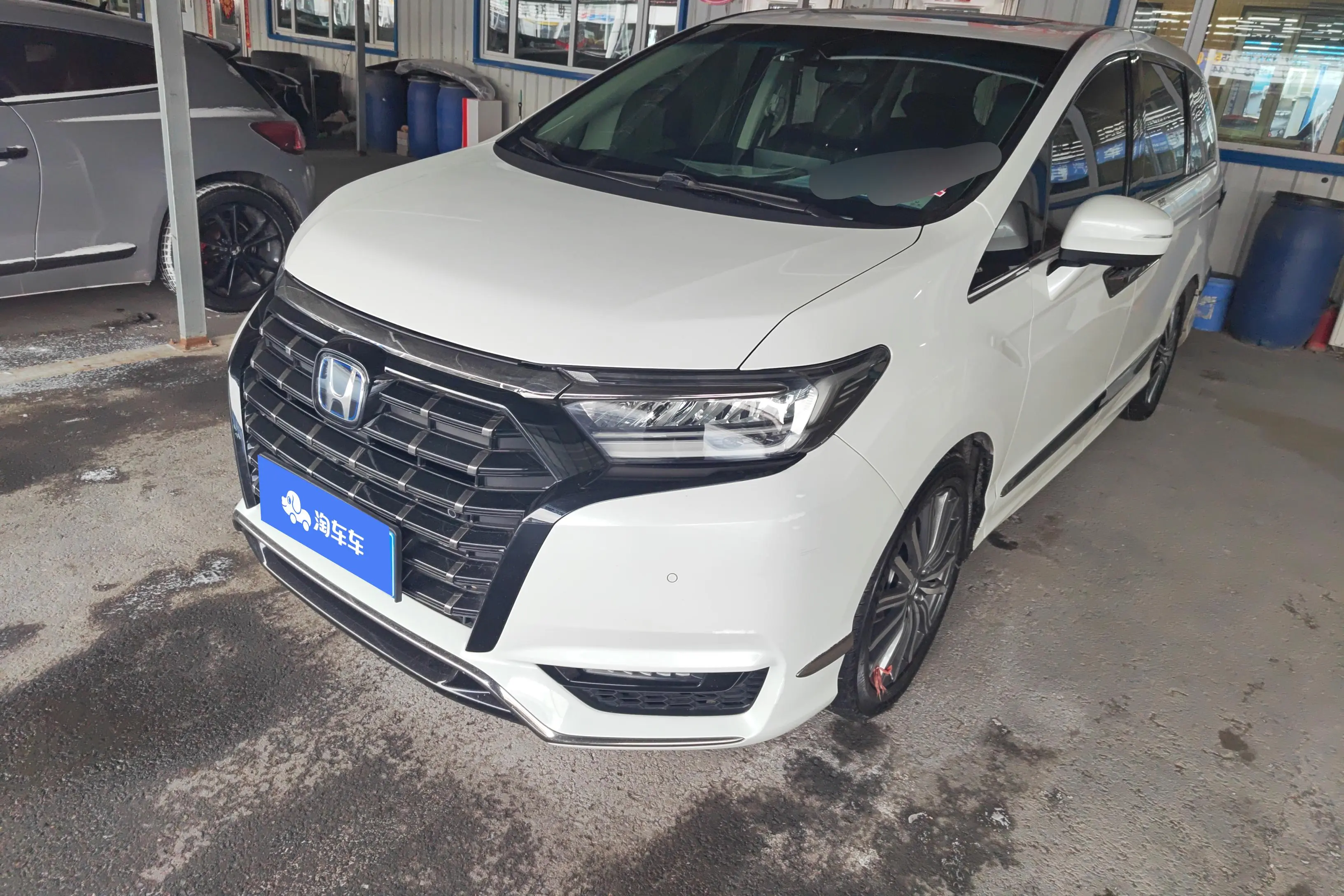 Honda Elysion (Alison)  из Китая