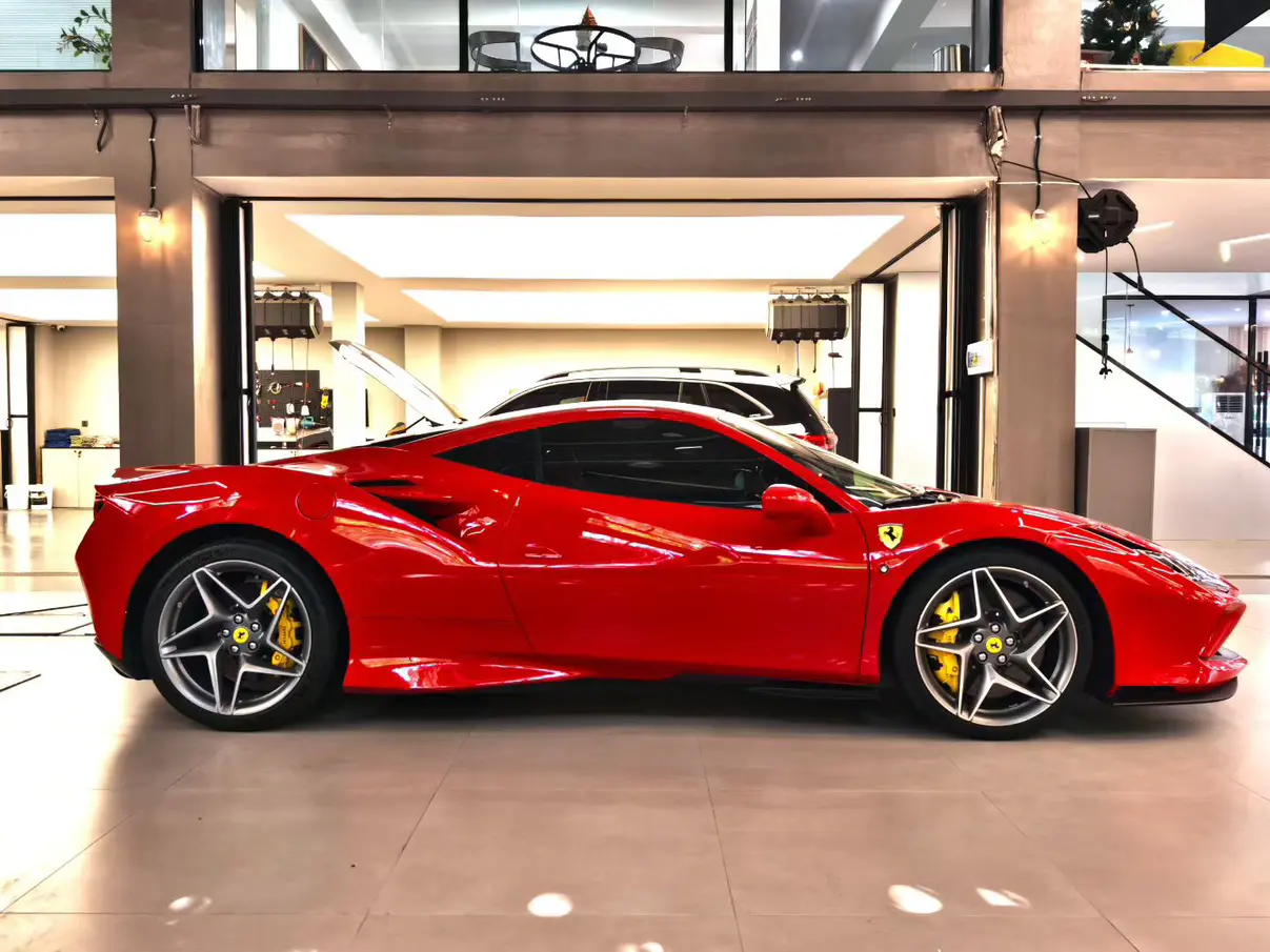 Ferrari F8  из Китая