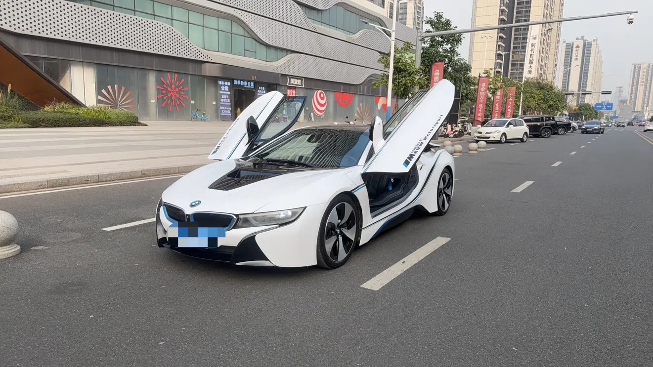BMW i8  из Китая