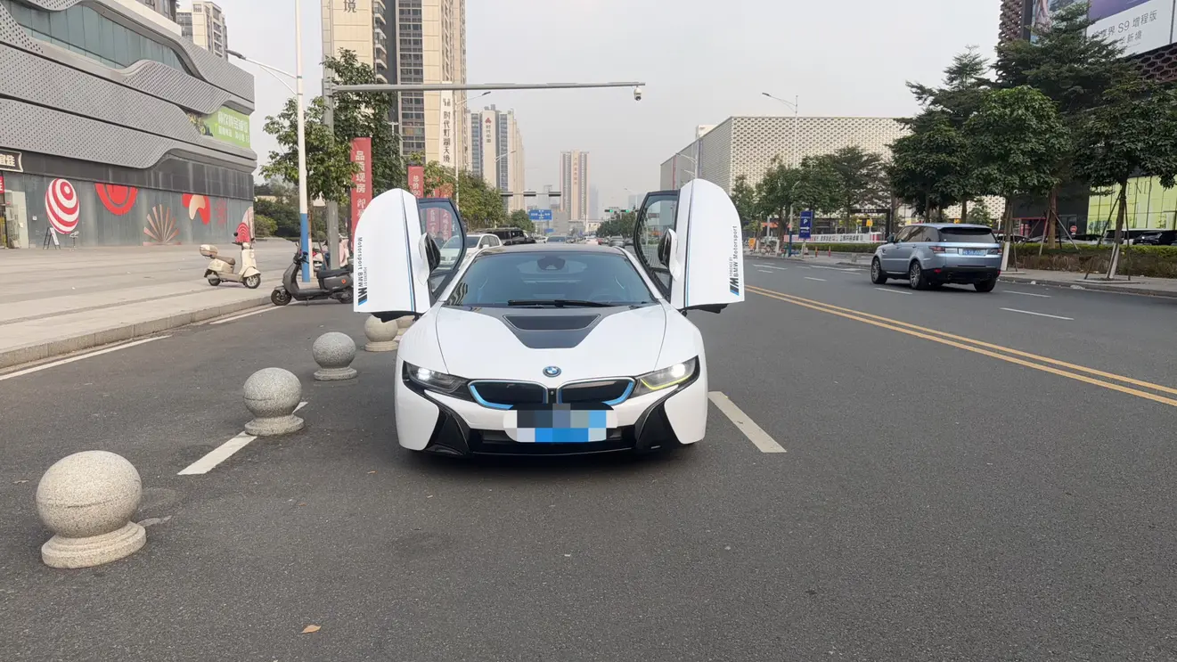 BMW i8  из Китая