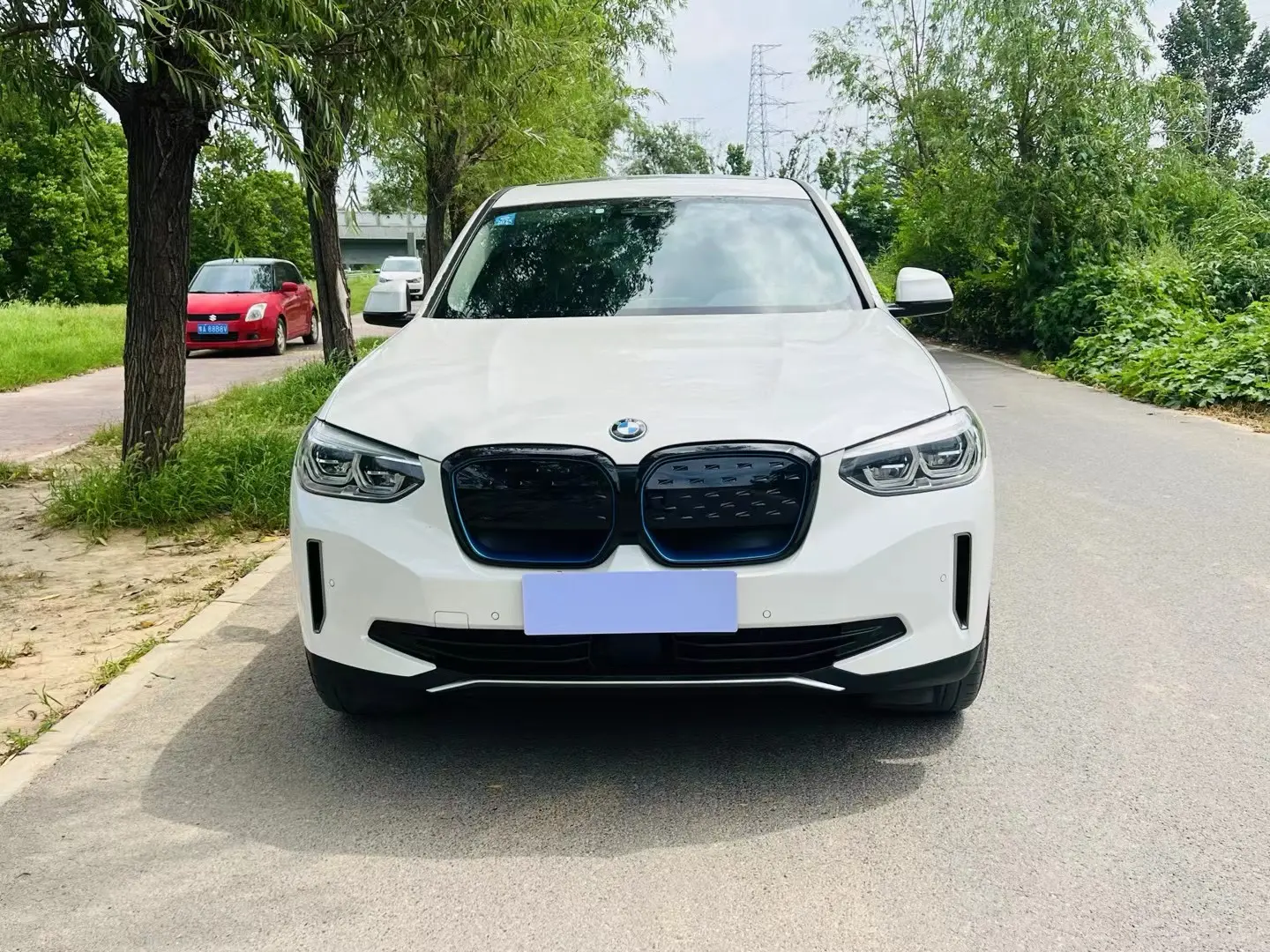 BMW iX3  из Китая