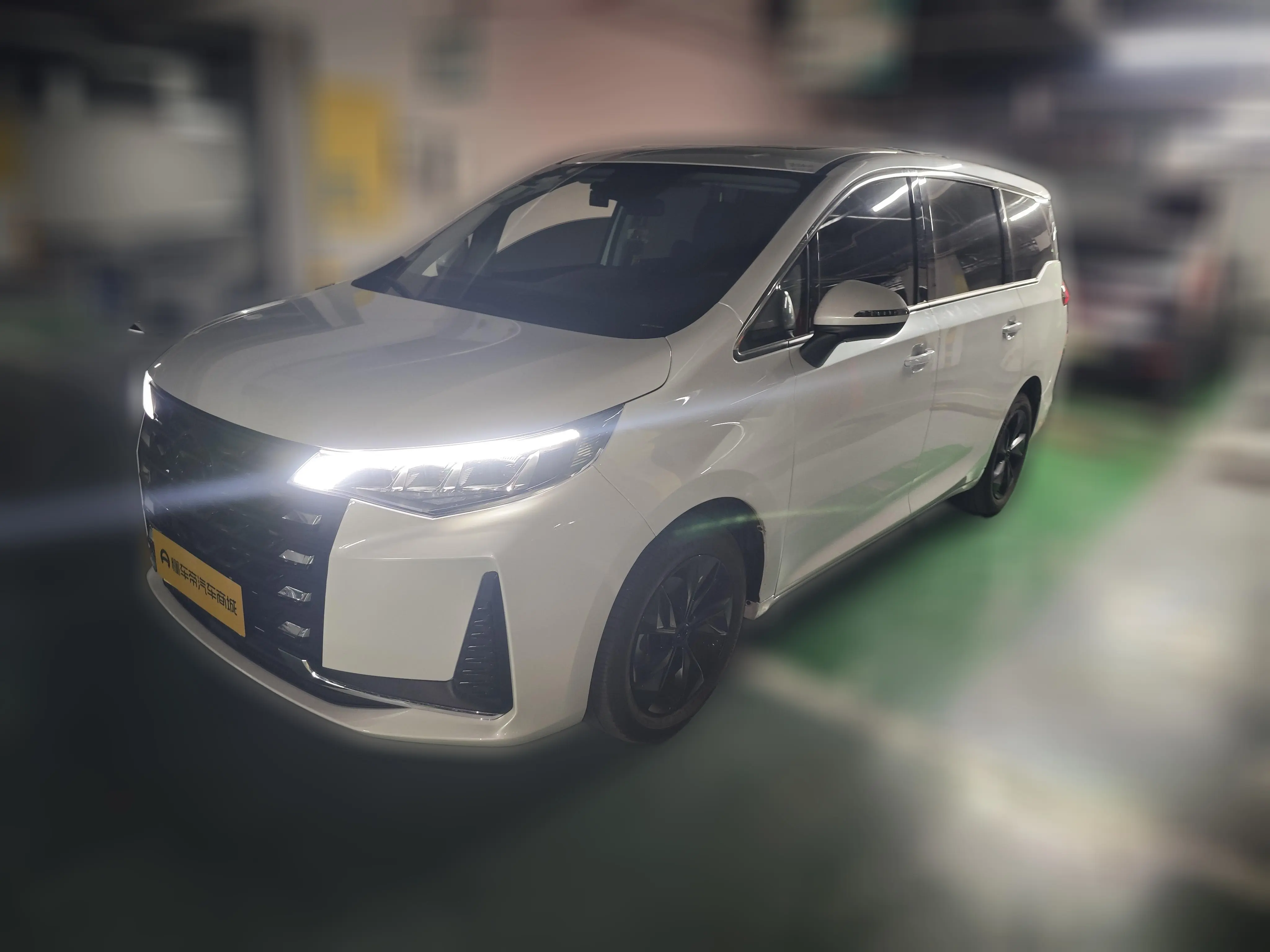 GAC Trumpchi M6  из Китая