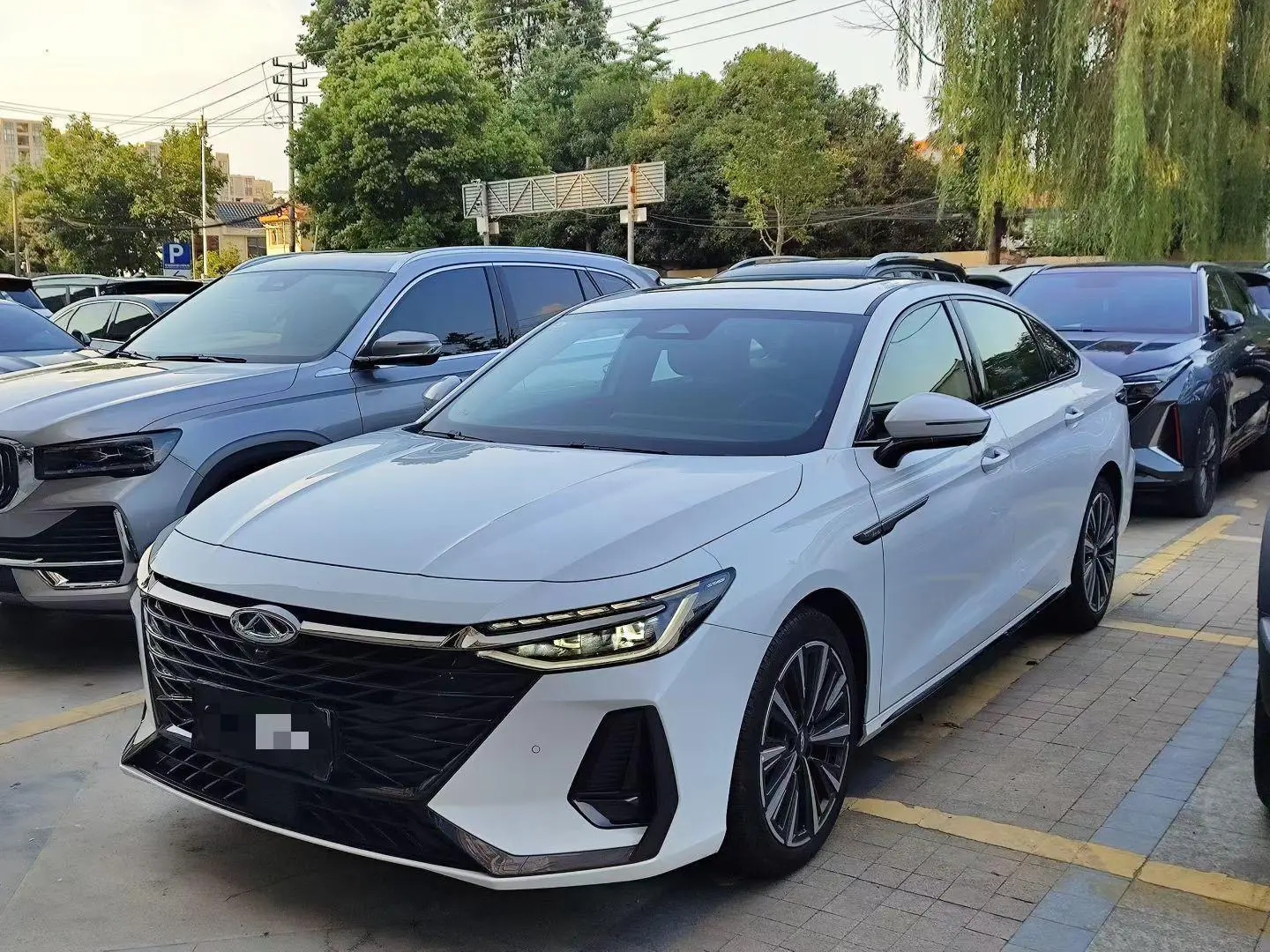 Chery Arrizo 8  из Китая