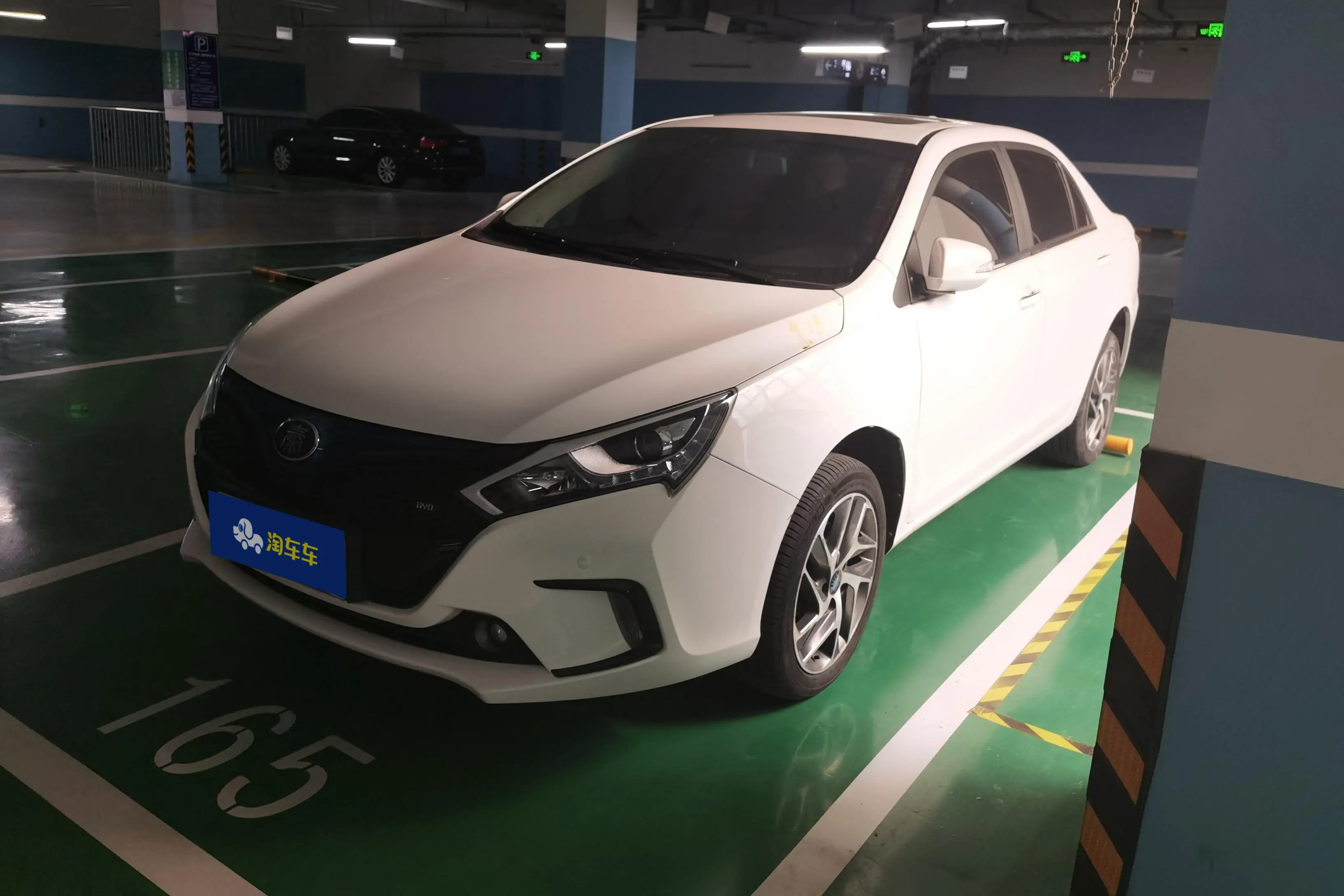BYD QinEV  из Китая