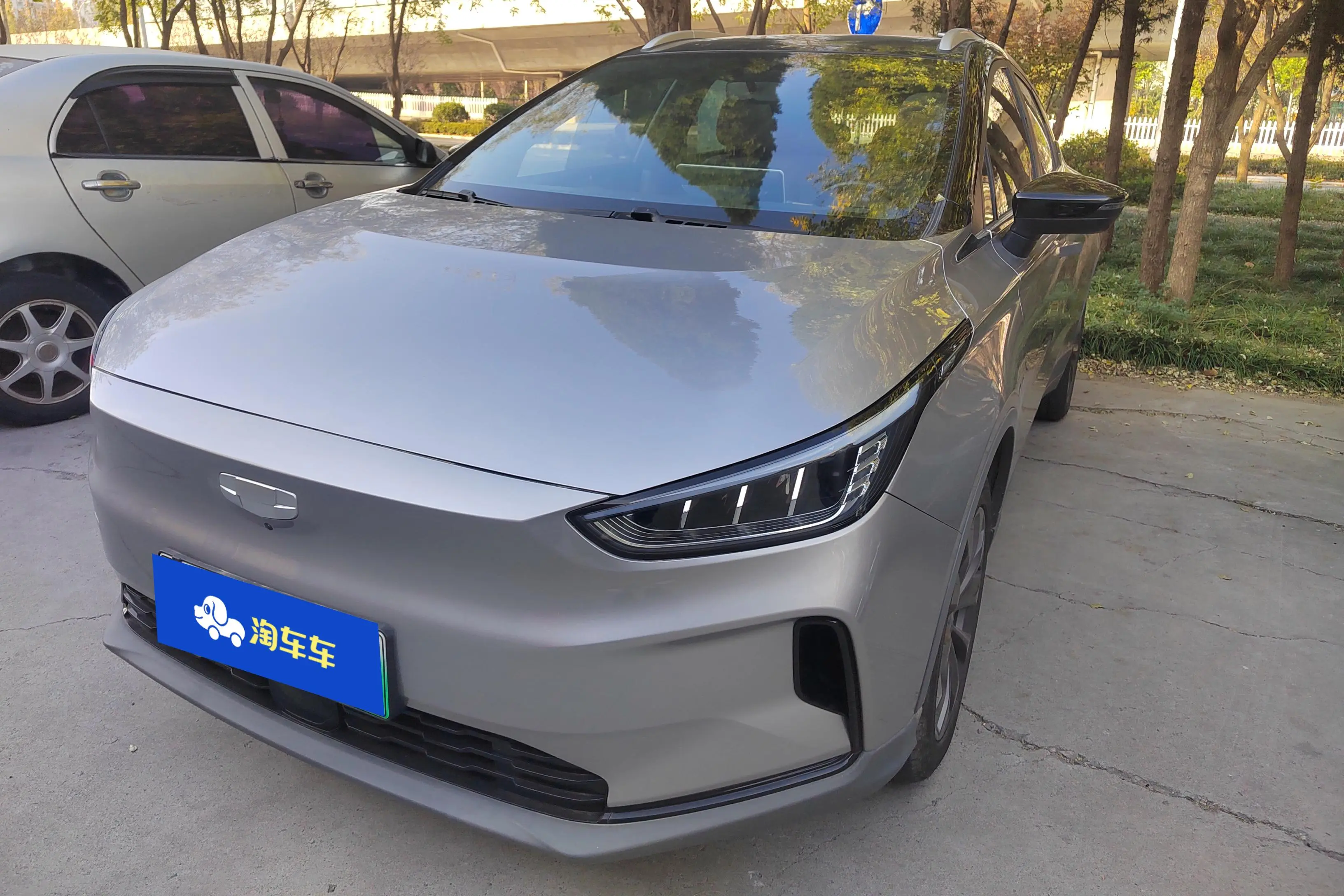 Geely Geometry C  из Китая