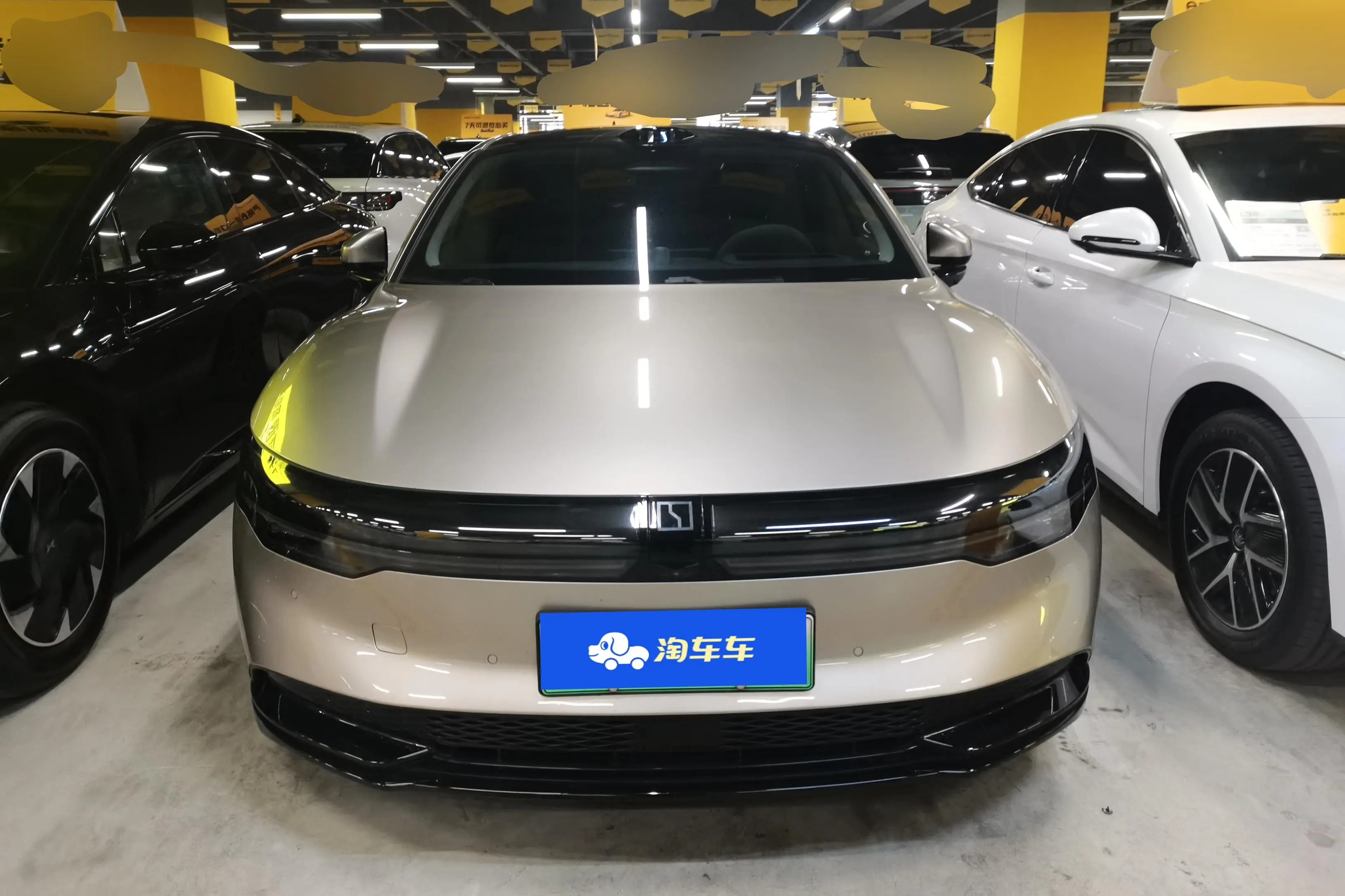 ZEEKR 007  из Китая