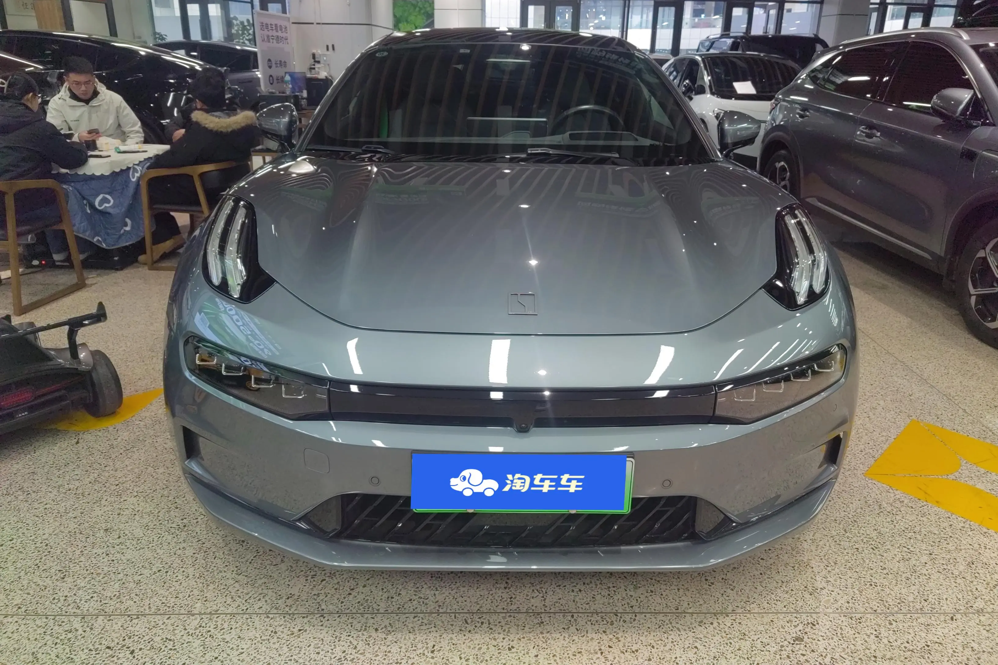 ZEEKR 001  из Китая