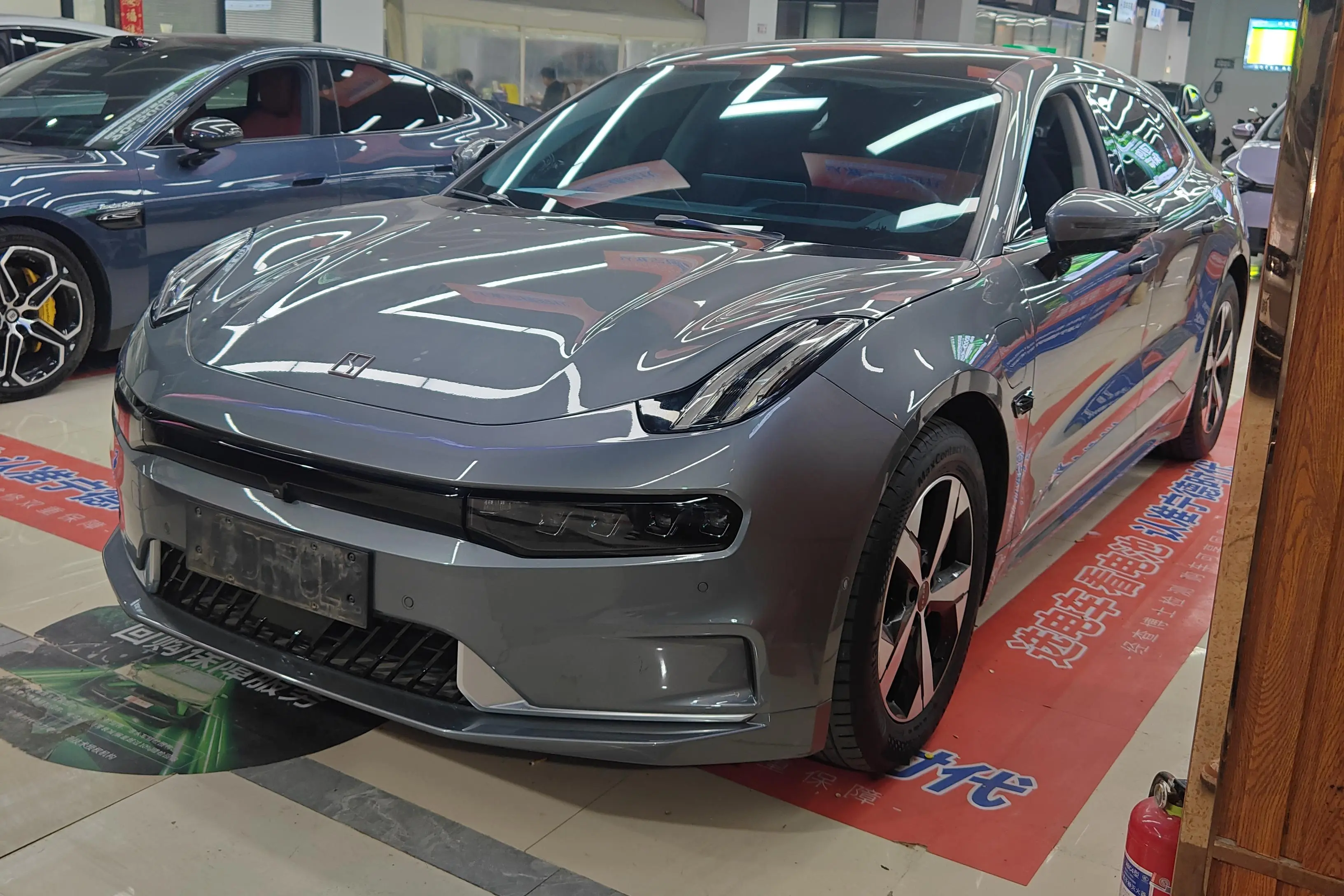 ZEEKR 001  из Китая