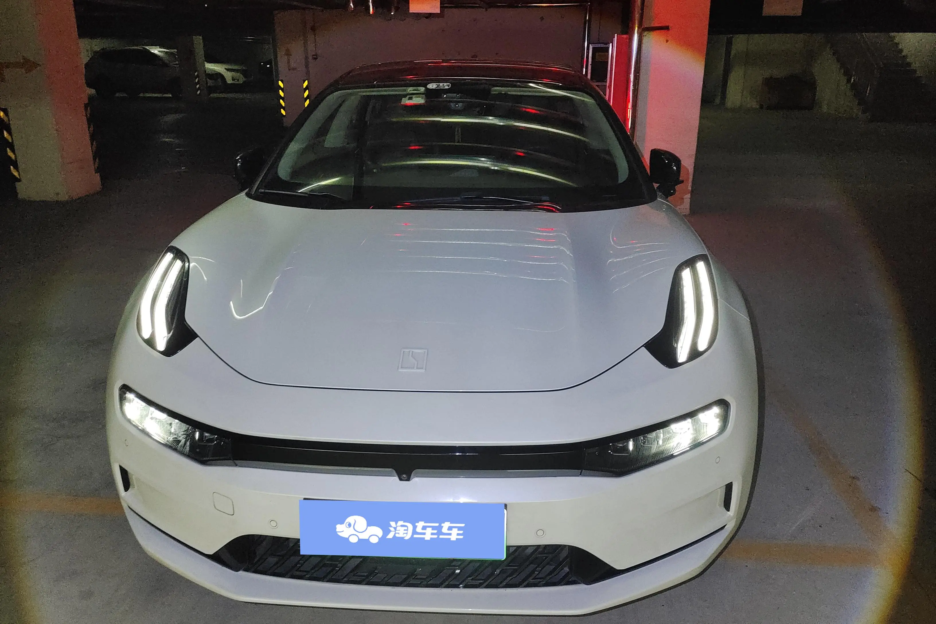 ZEEKR 001  из Китая