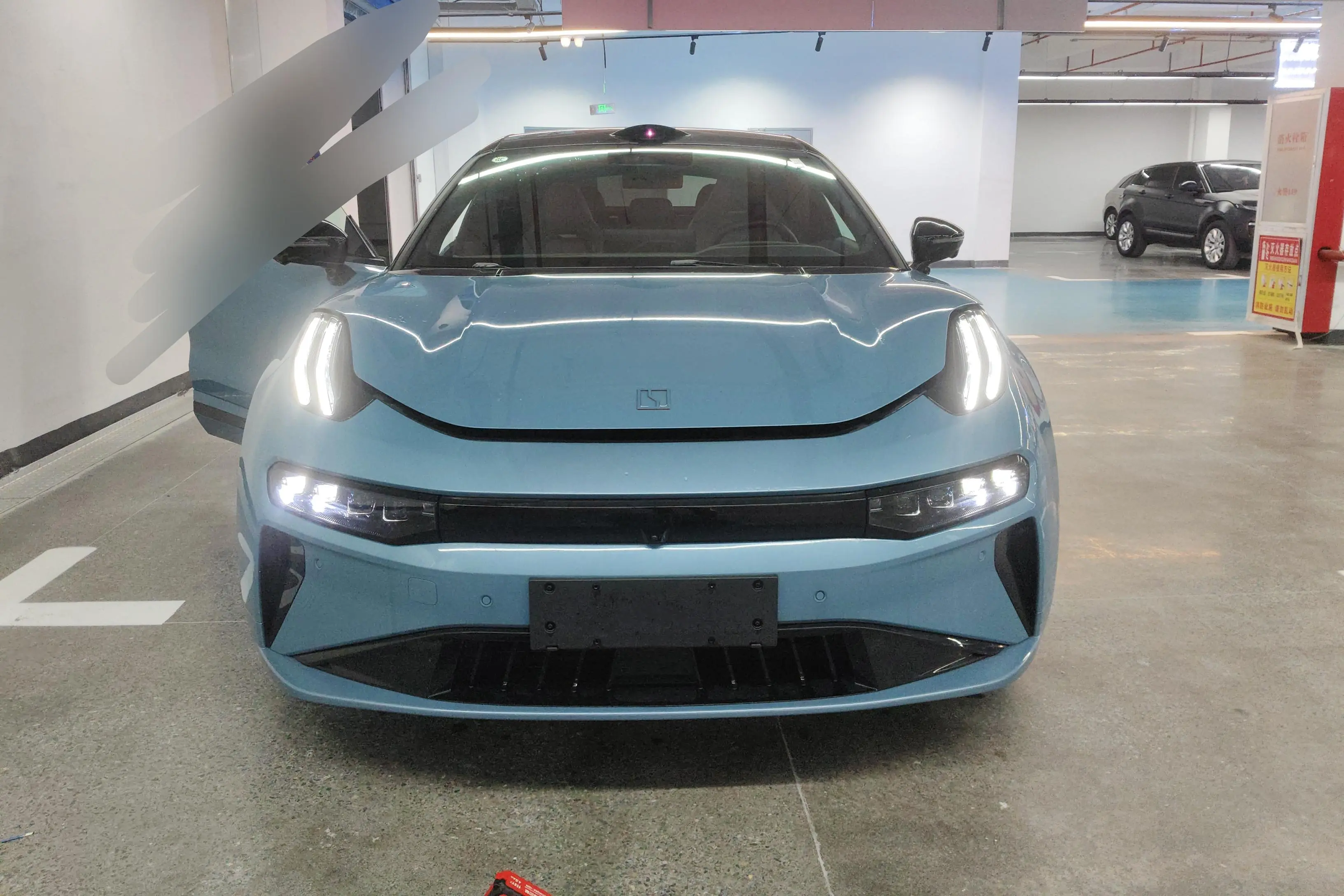 ZEEKR 001  из Китая