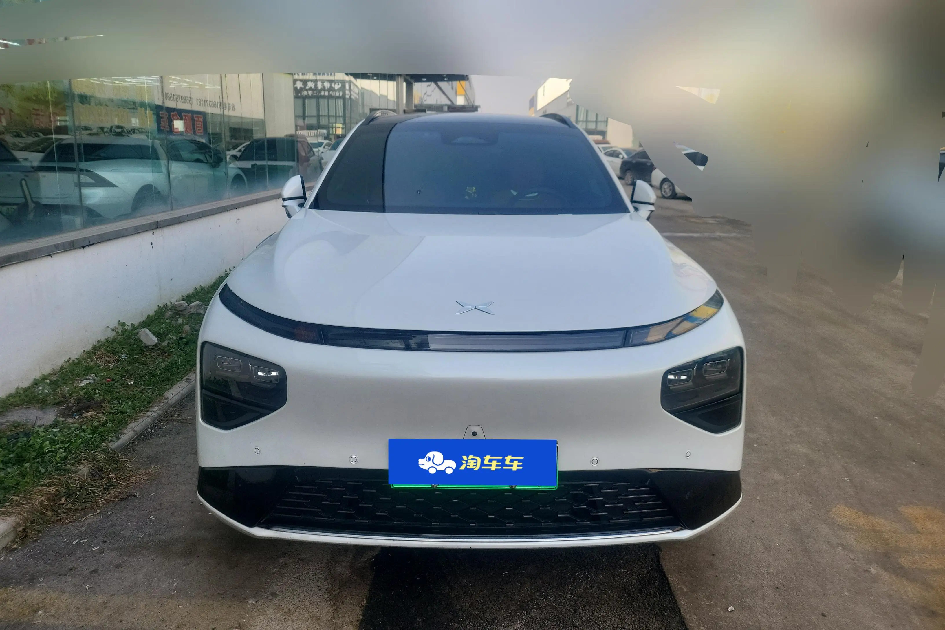 Xpeng G9  из Китая