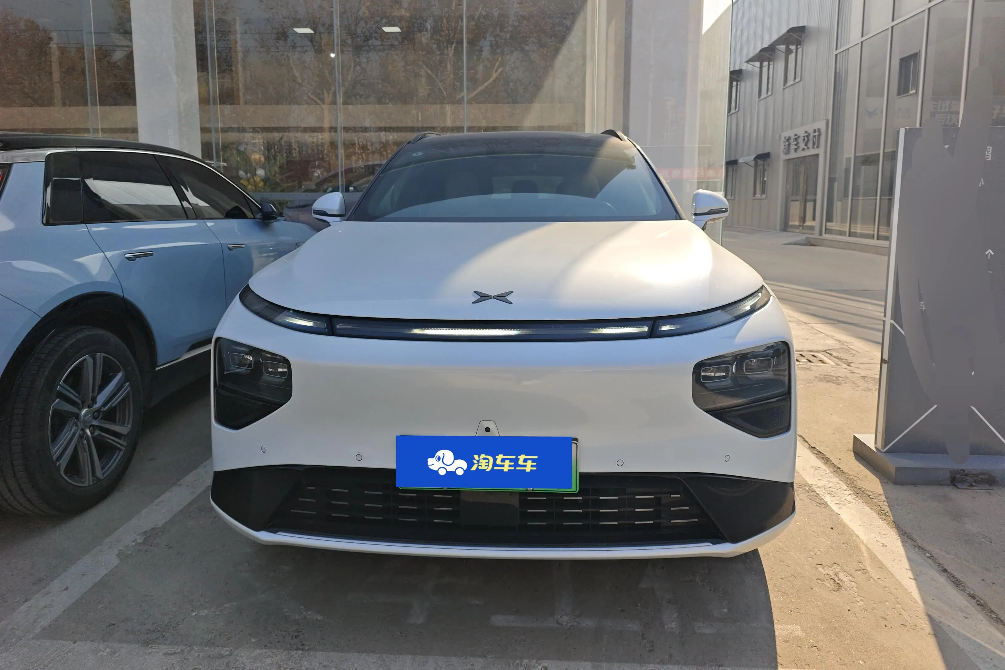 Xpeng G9  из Китая