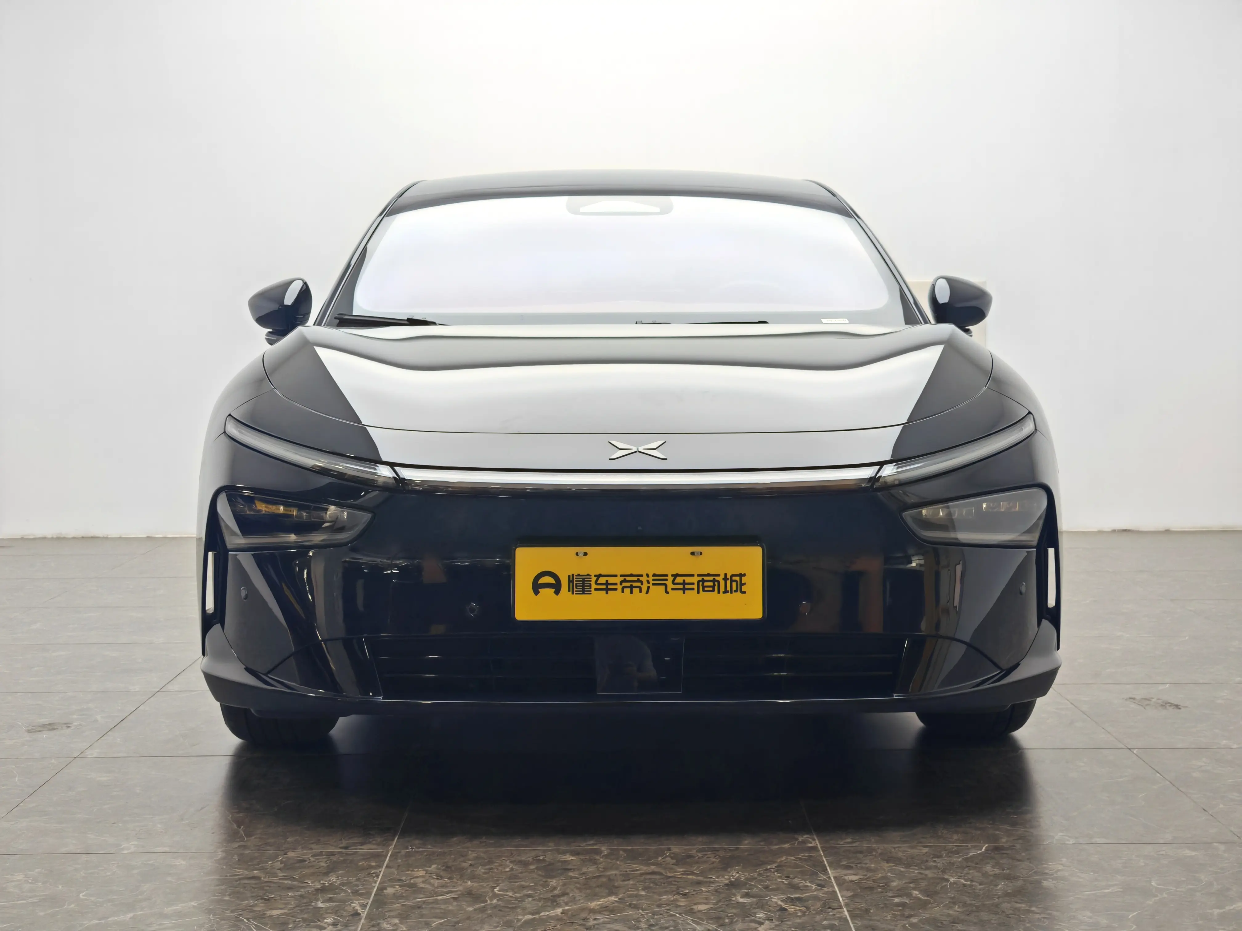 Xpeng P7+  из Китая