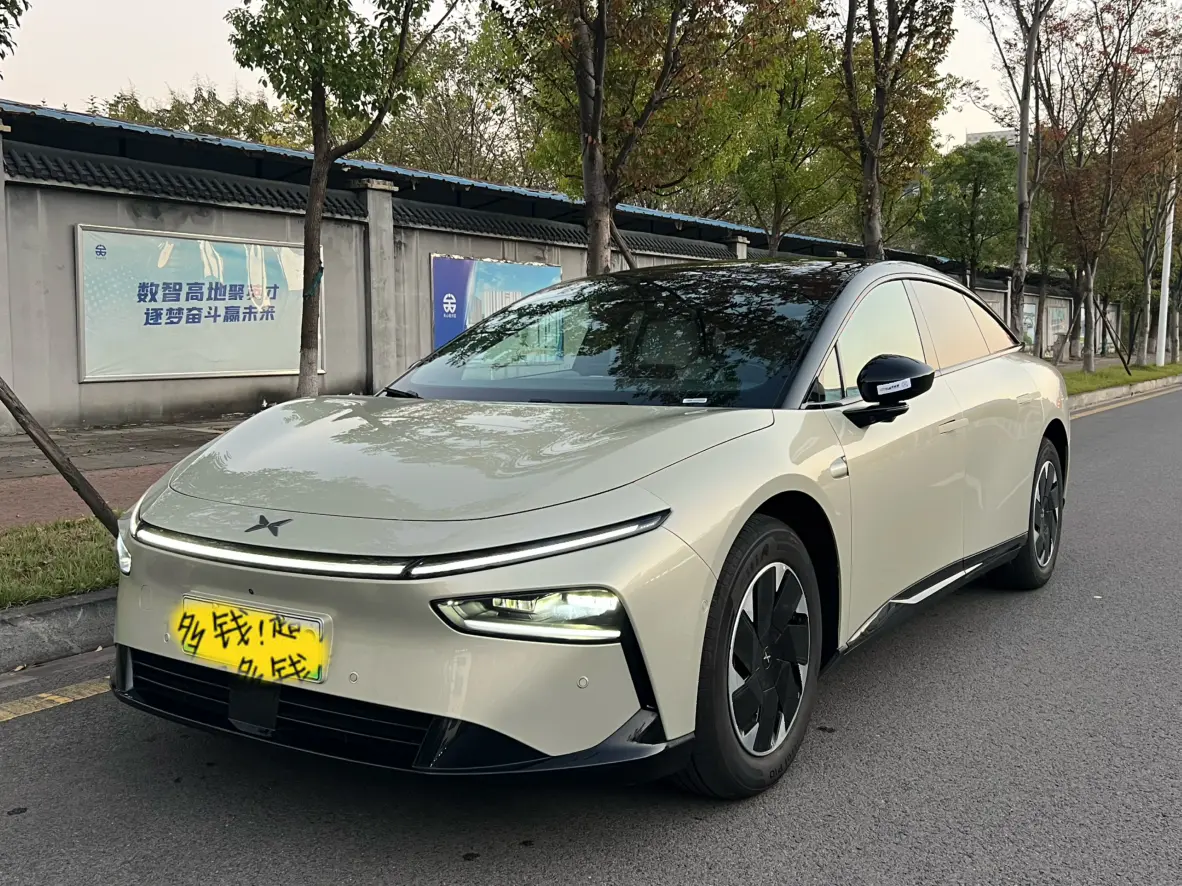 Xpeng P7+  из Китая