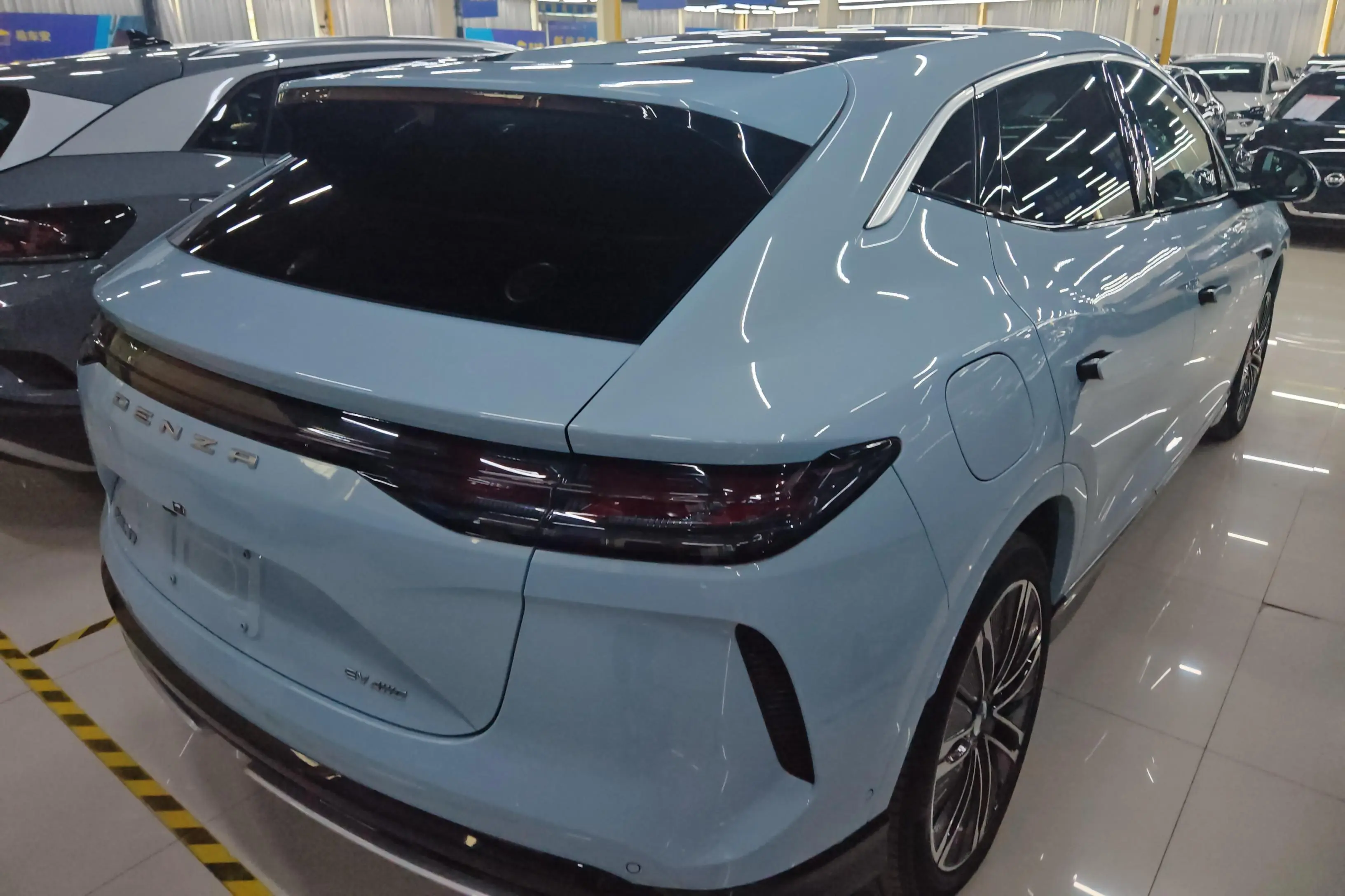 Denza N7  из Китая