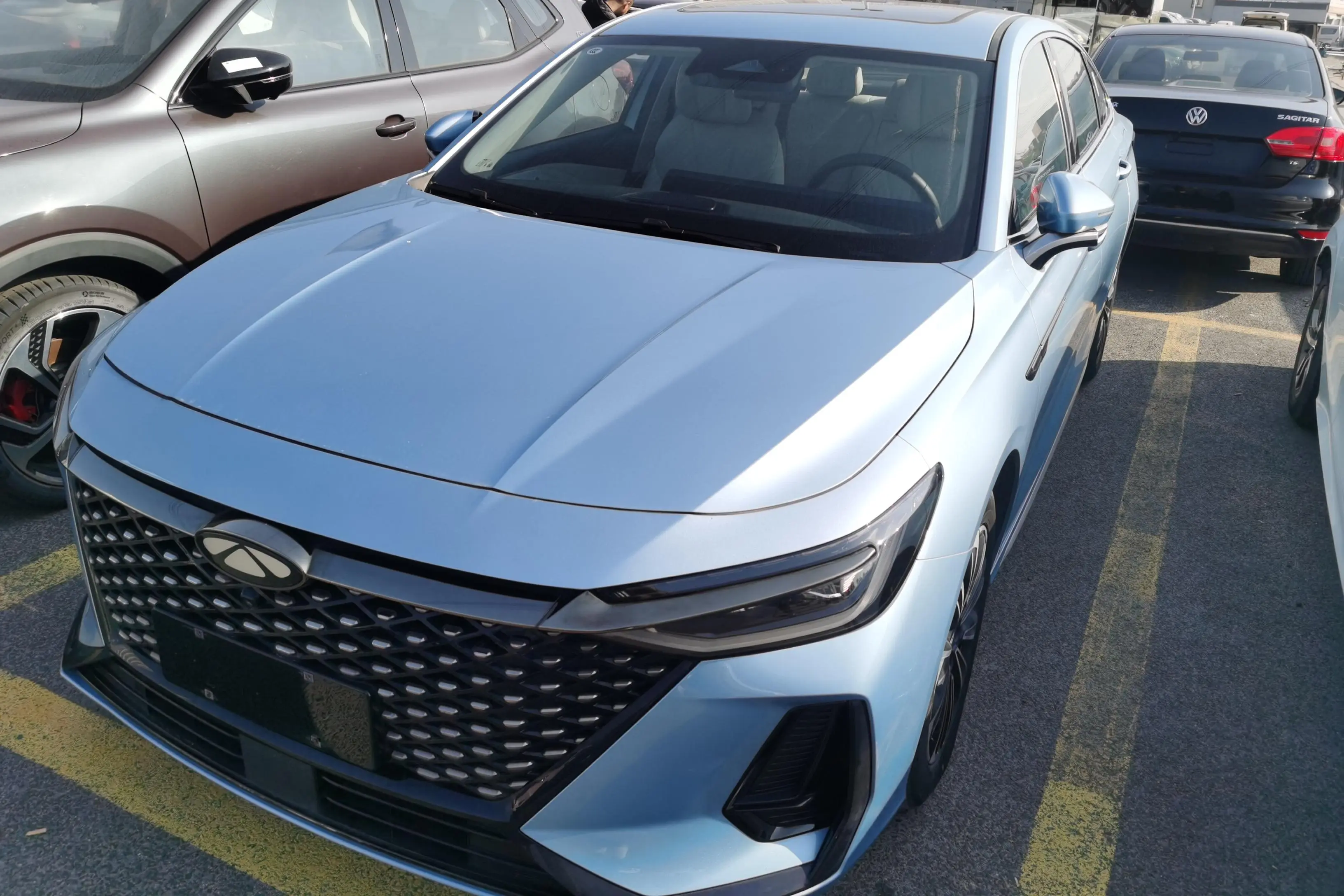 Chery Fengyun A8  из Китая