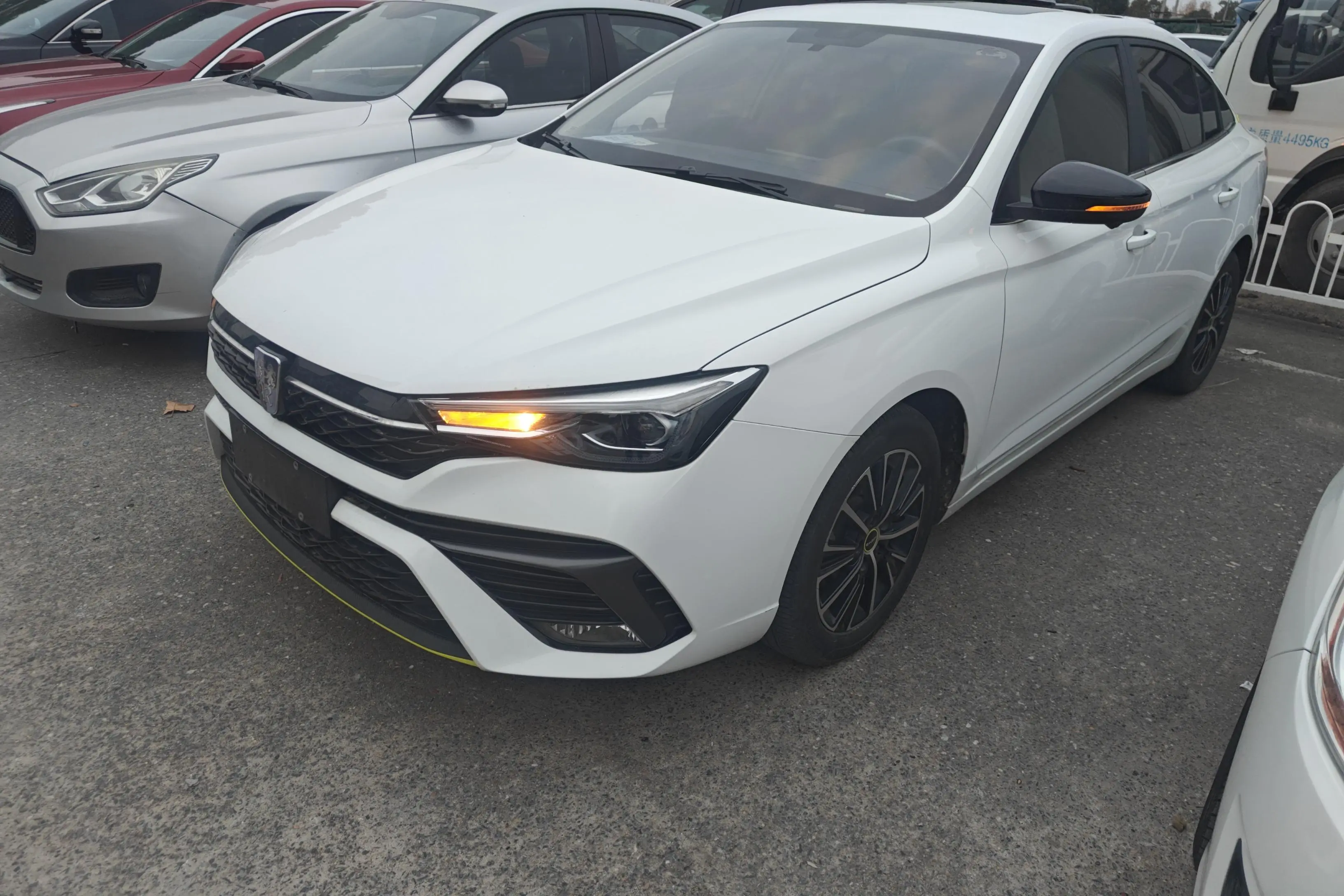 Roewe i5  из Китая