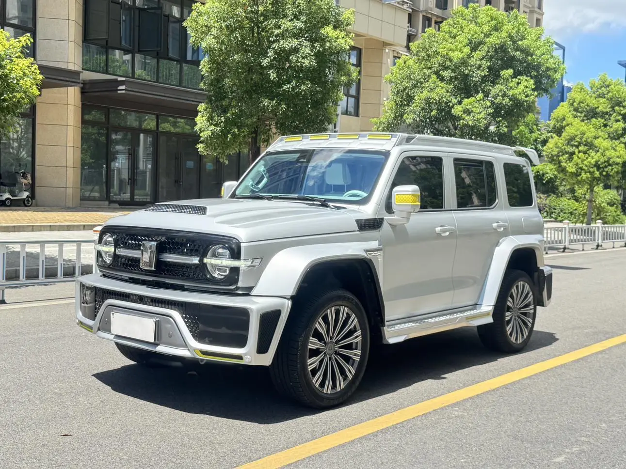 Tank Cyber  300  из Китая