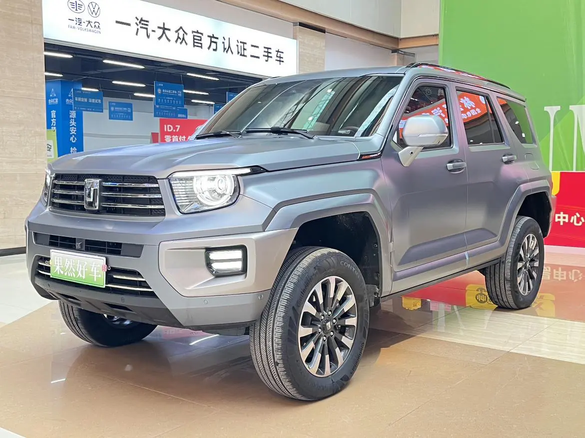 Tank 700 Hi4-T  из Китая