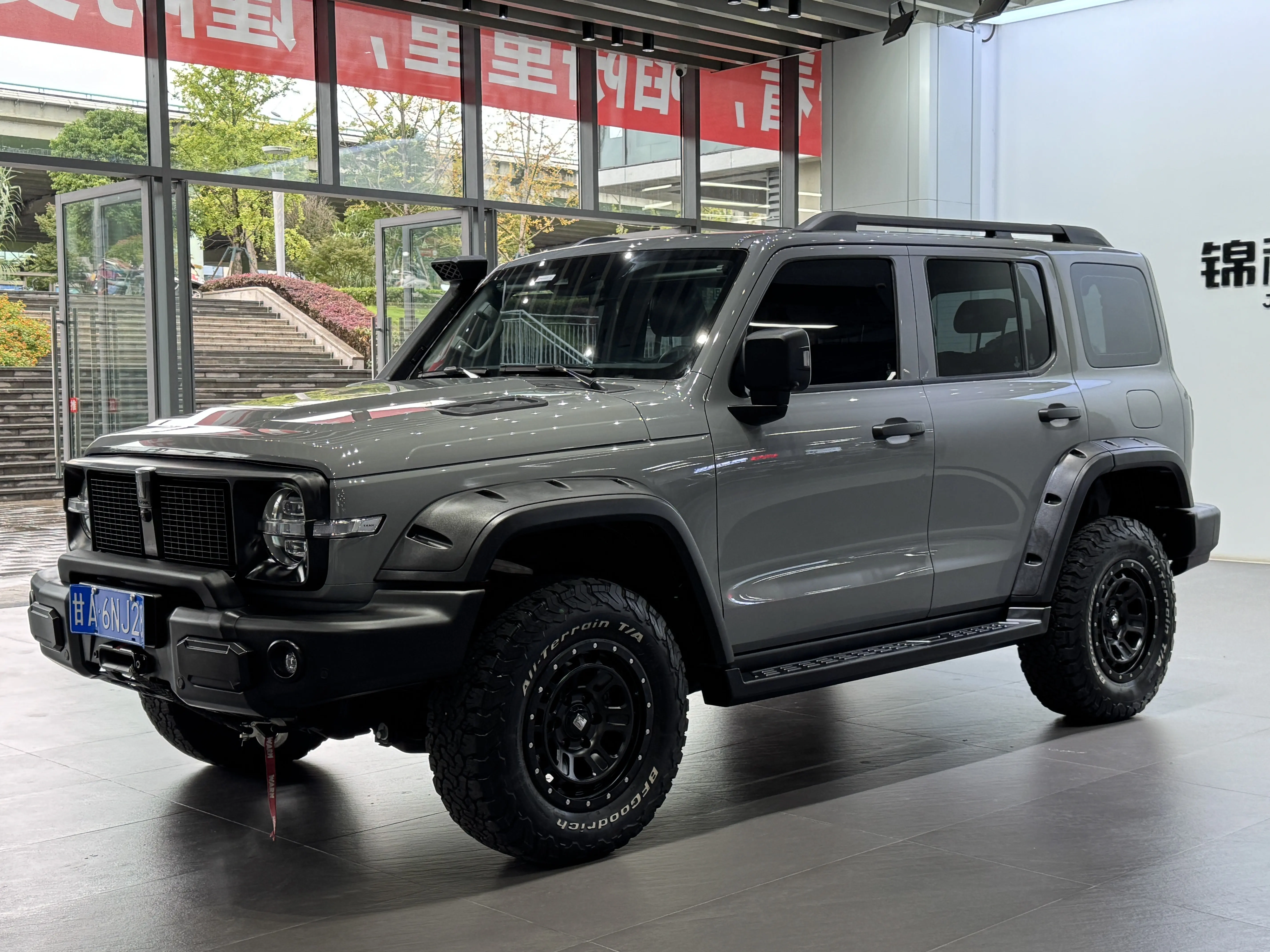 Tank 300  из Китая