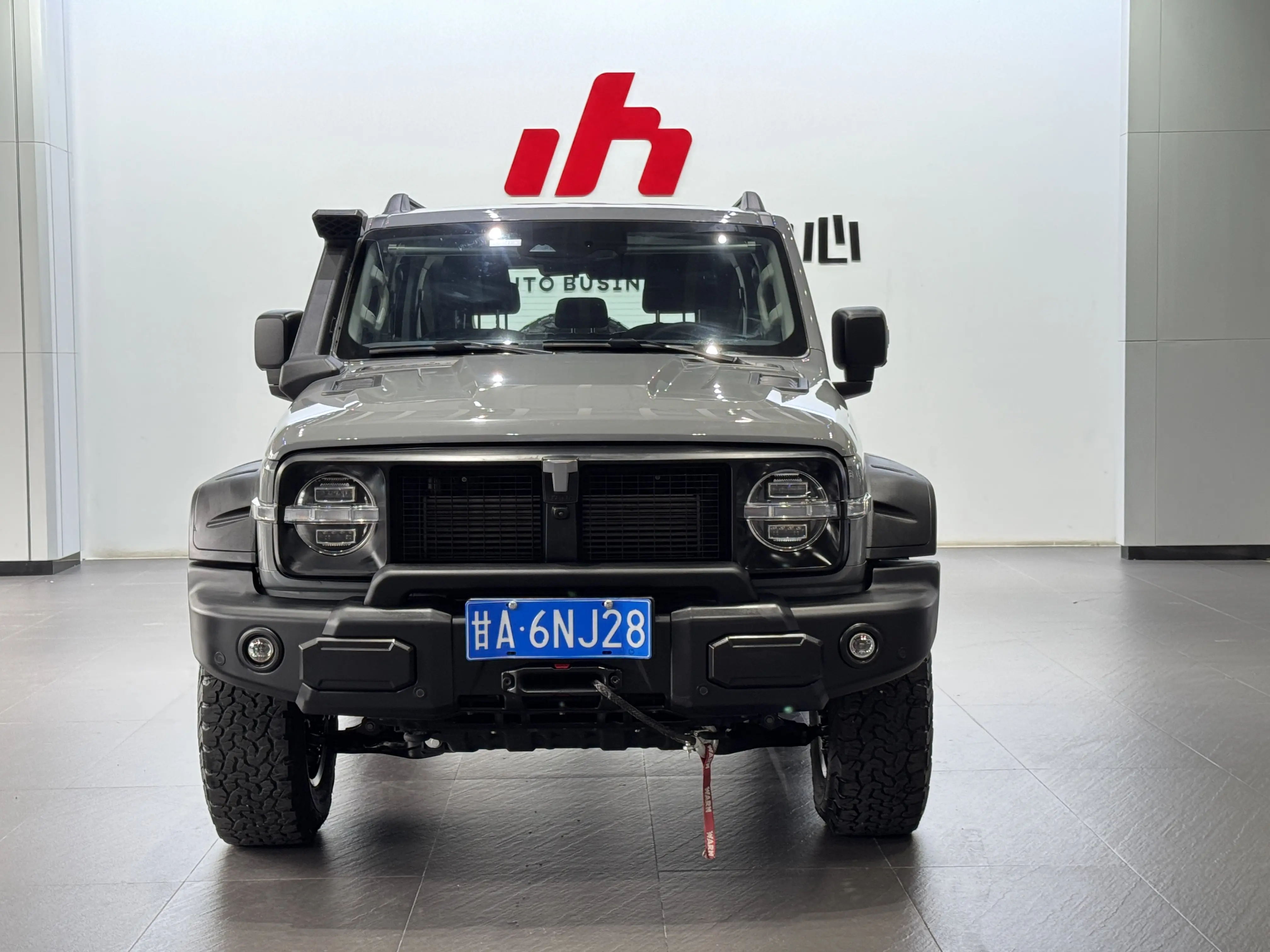 Tank 300  из Китая