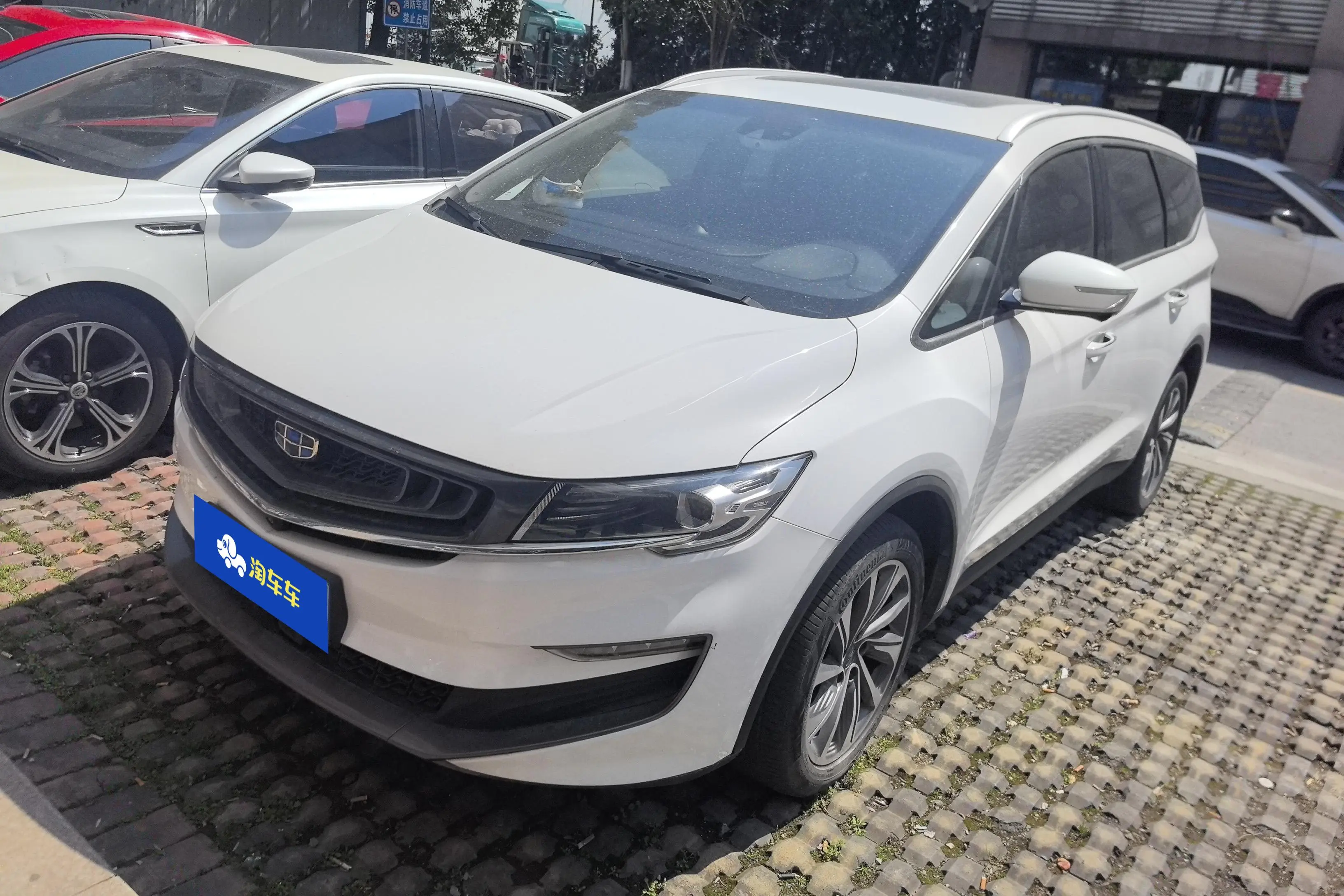 Geely Jiaji  из Китая