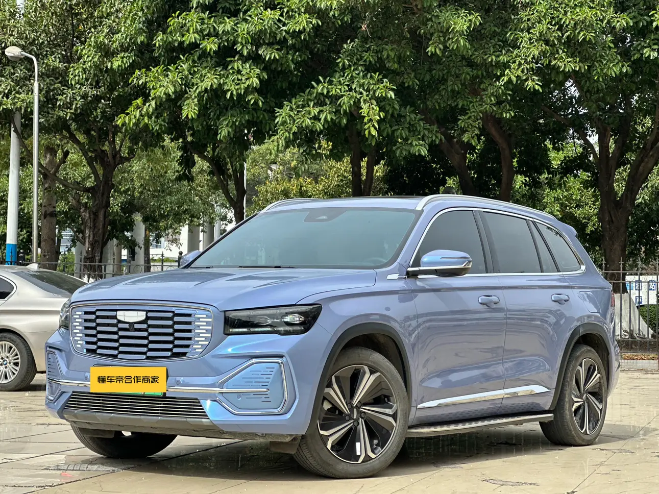 Geely Monjaro (extended range electric version) (Xingyue L extended range electric version)  из Китая