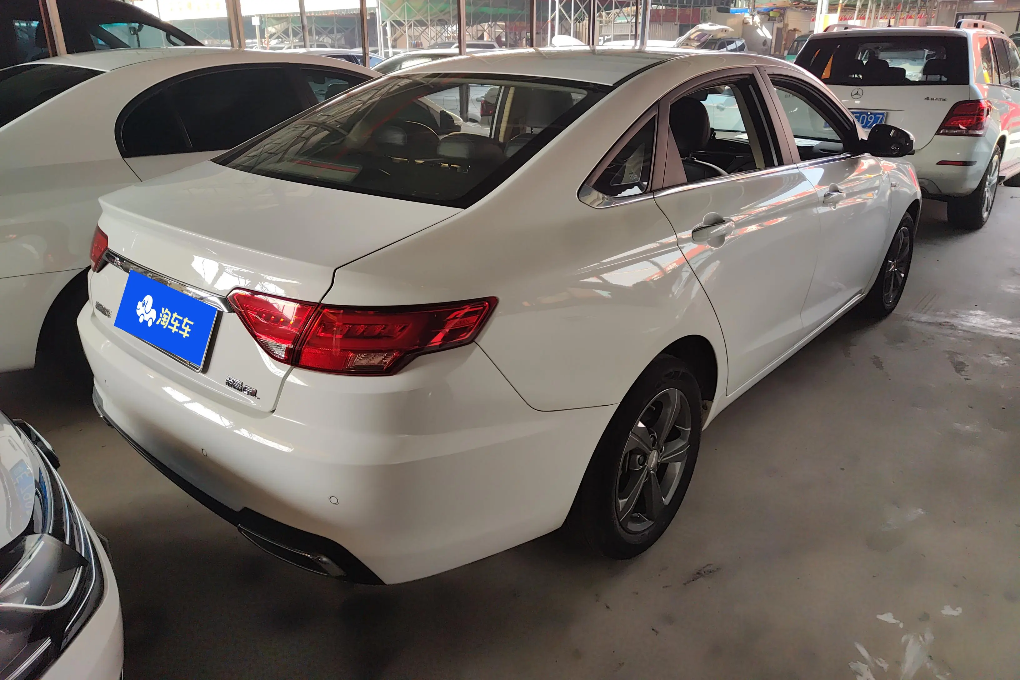 Geely Emgrand GL  из Китая