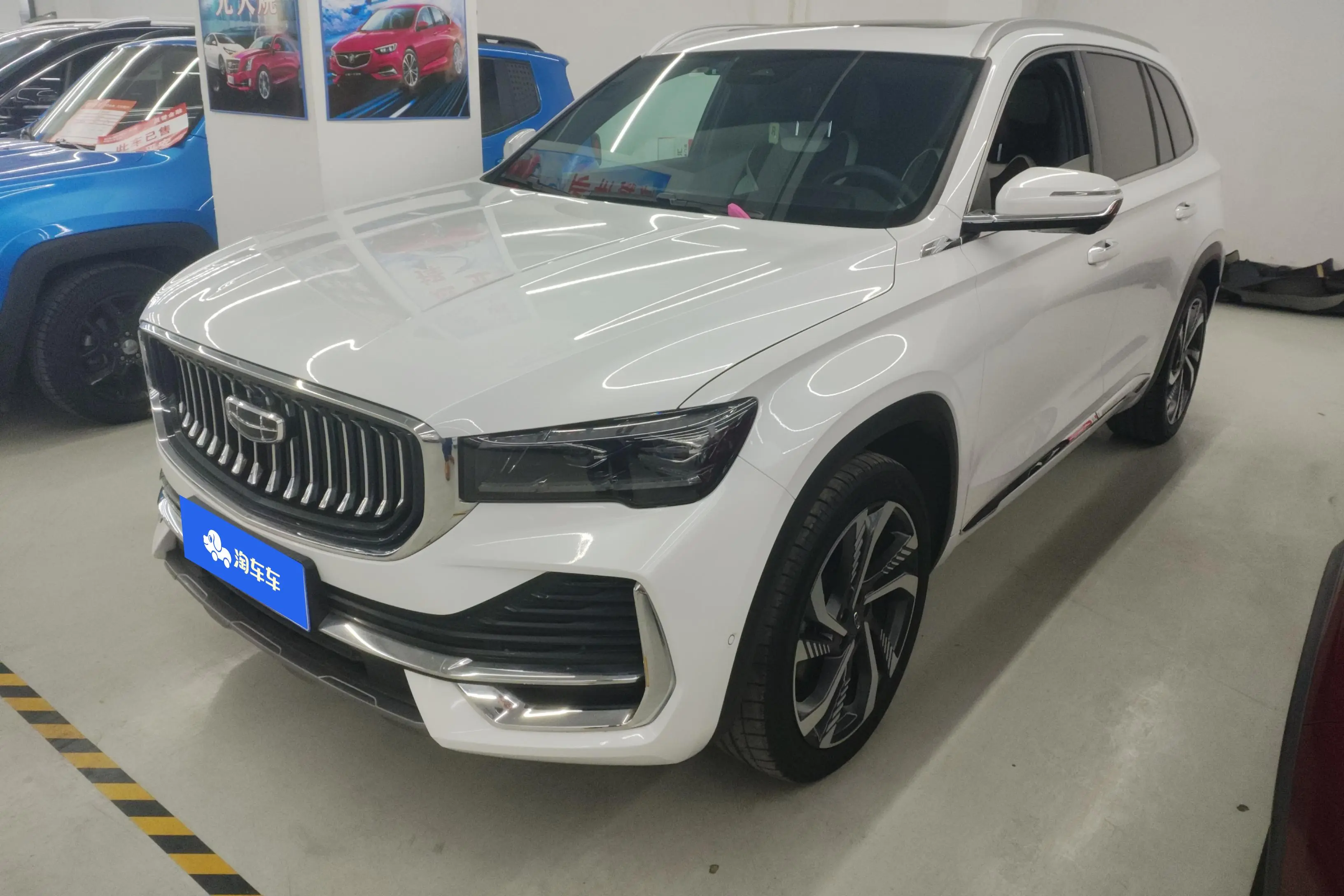 Geely Monjaro (Xingyue L)  из Китая