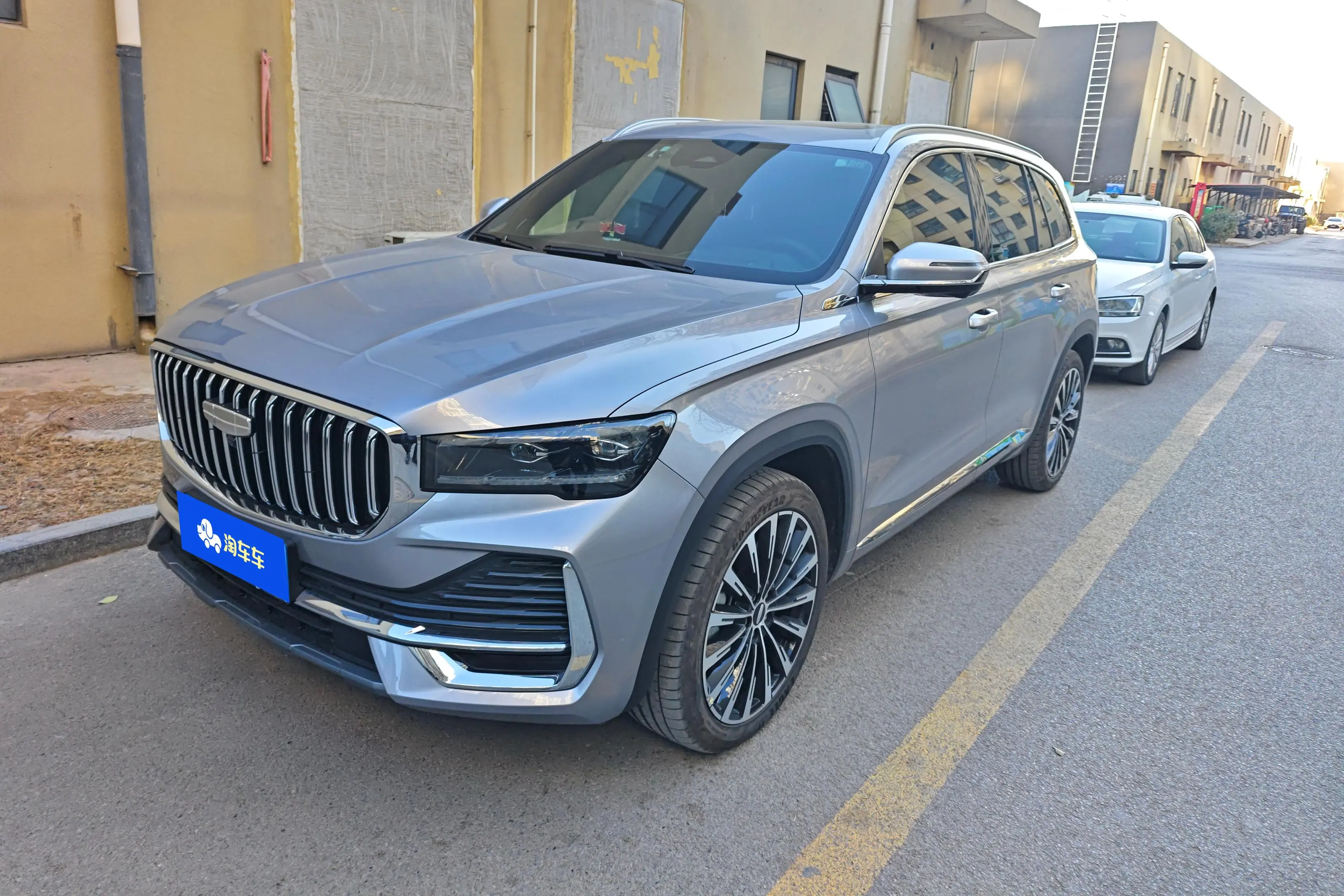 Geely Monjaro (Xingyue L)  из Китая